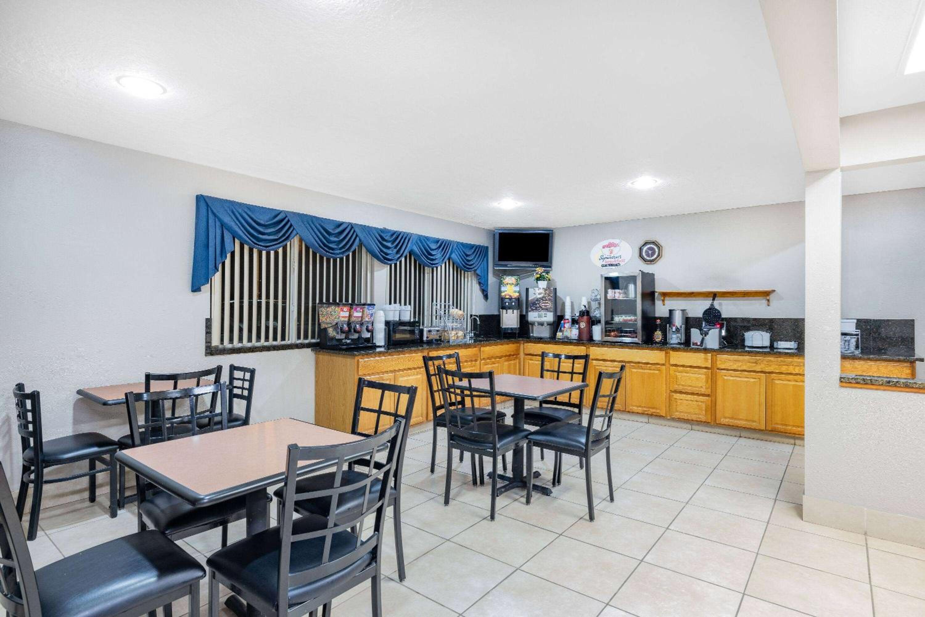 Richfield Vacations - Super 8 by Wyndham Richfield UT - Property Image 4