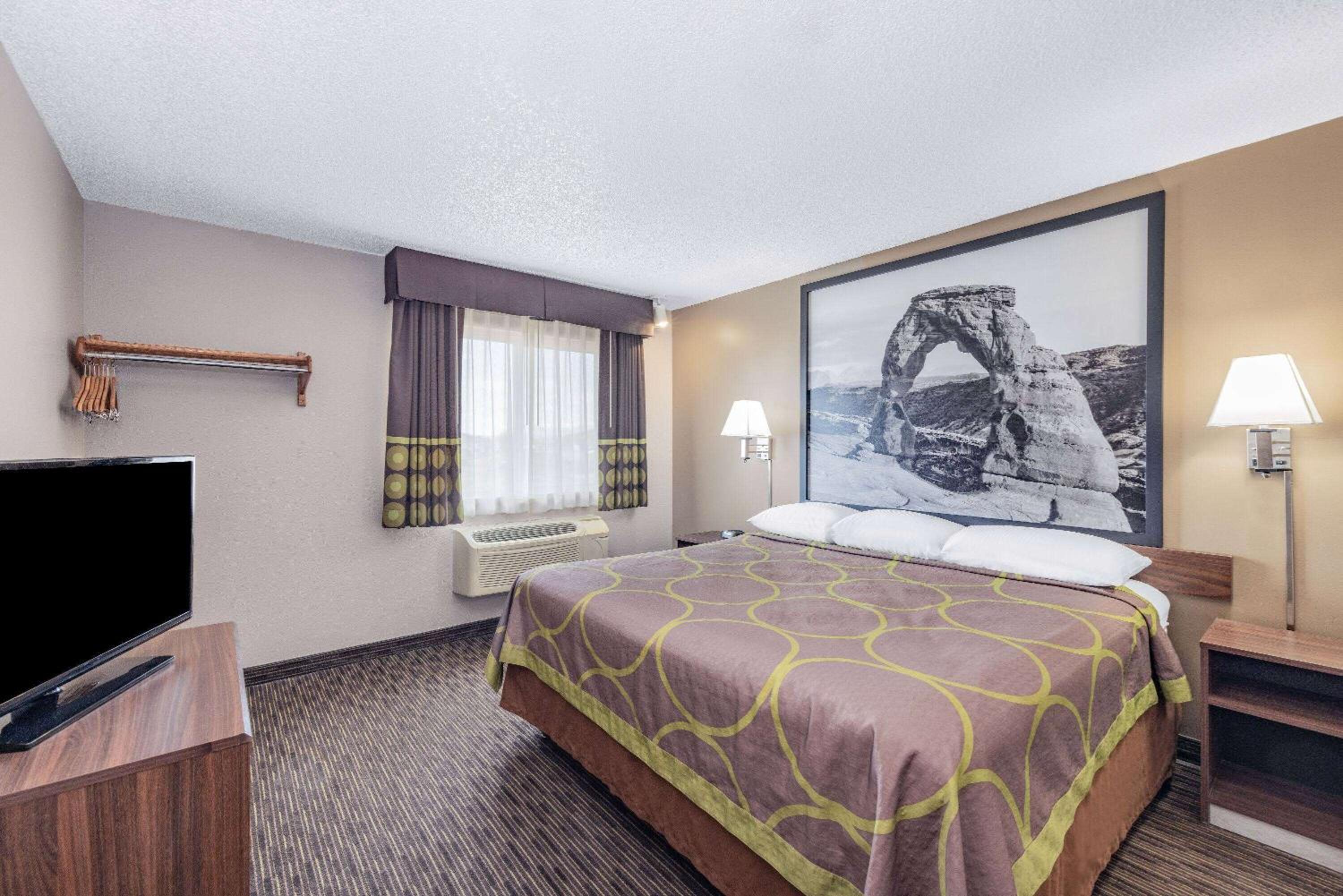 Richfield Vacations - Super 8 by Wyndham Richfield UT - Property Image 12
