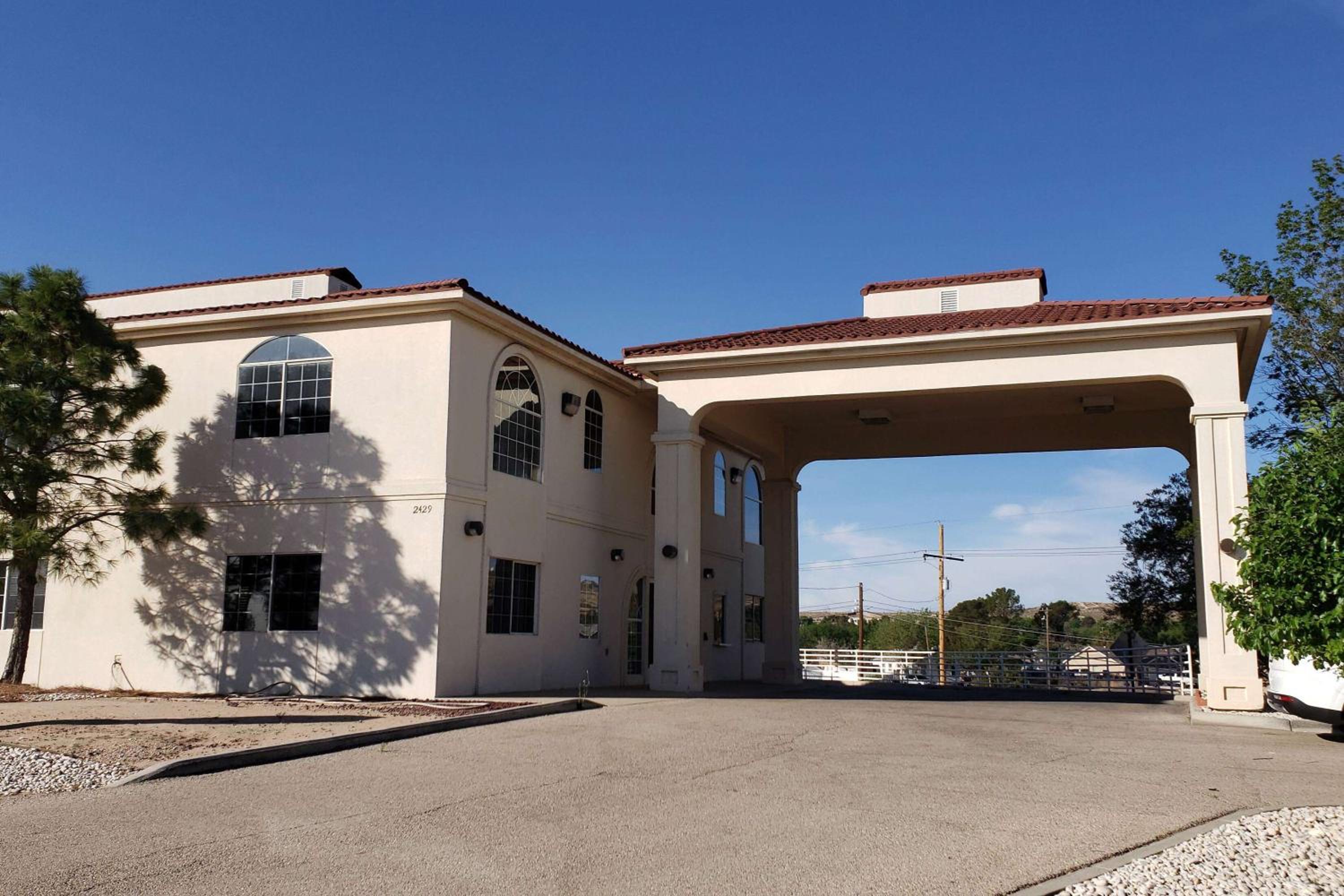 Hotel Travelodge by Wyndham Carlsbad NM - Image 1