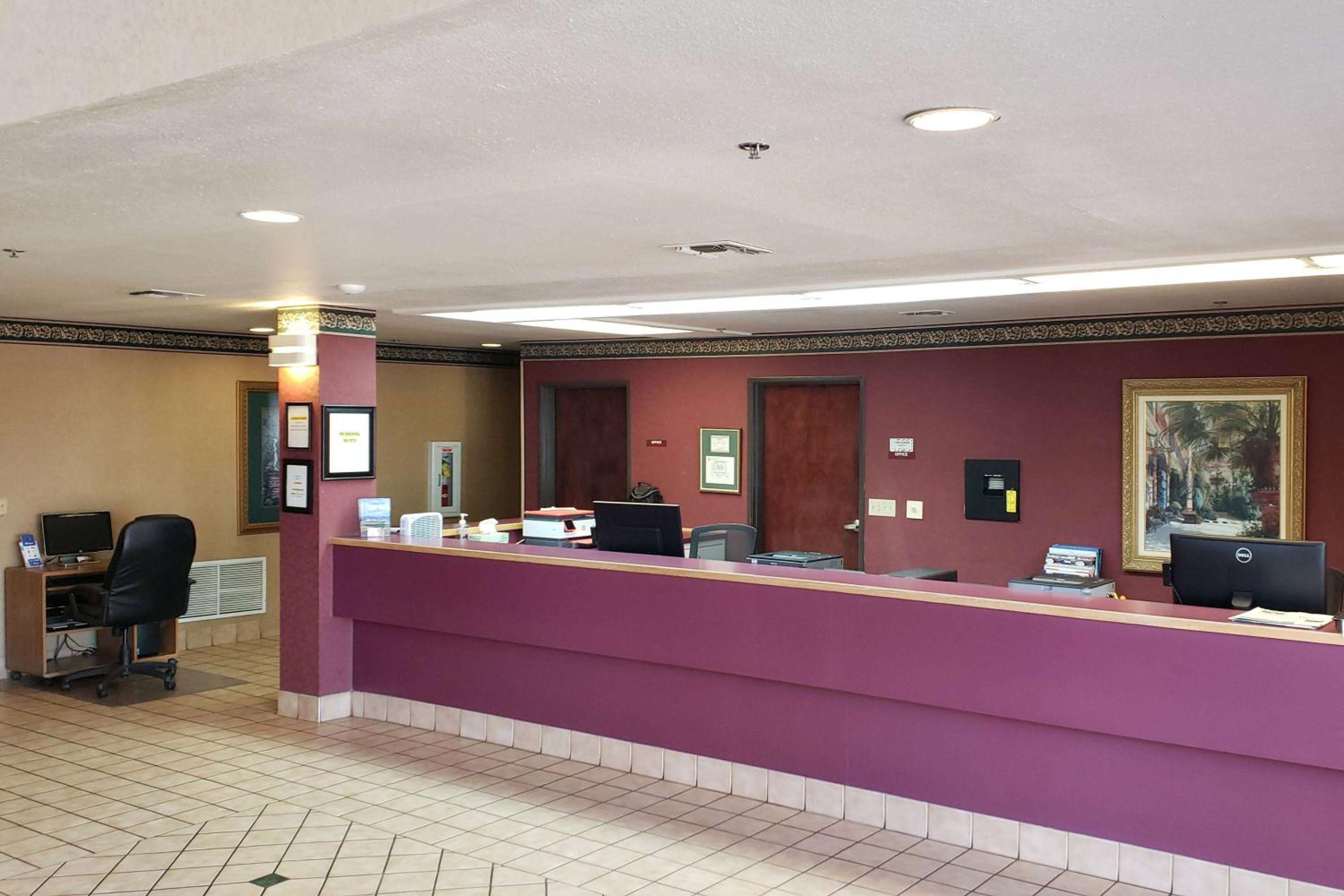 Carlsbad Vacations - Travelodge by Wyndham Carlsbad NM - Property Image 2