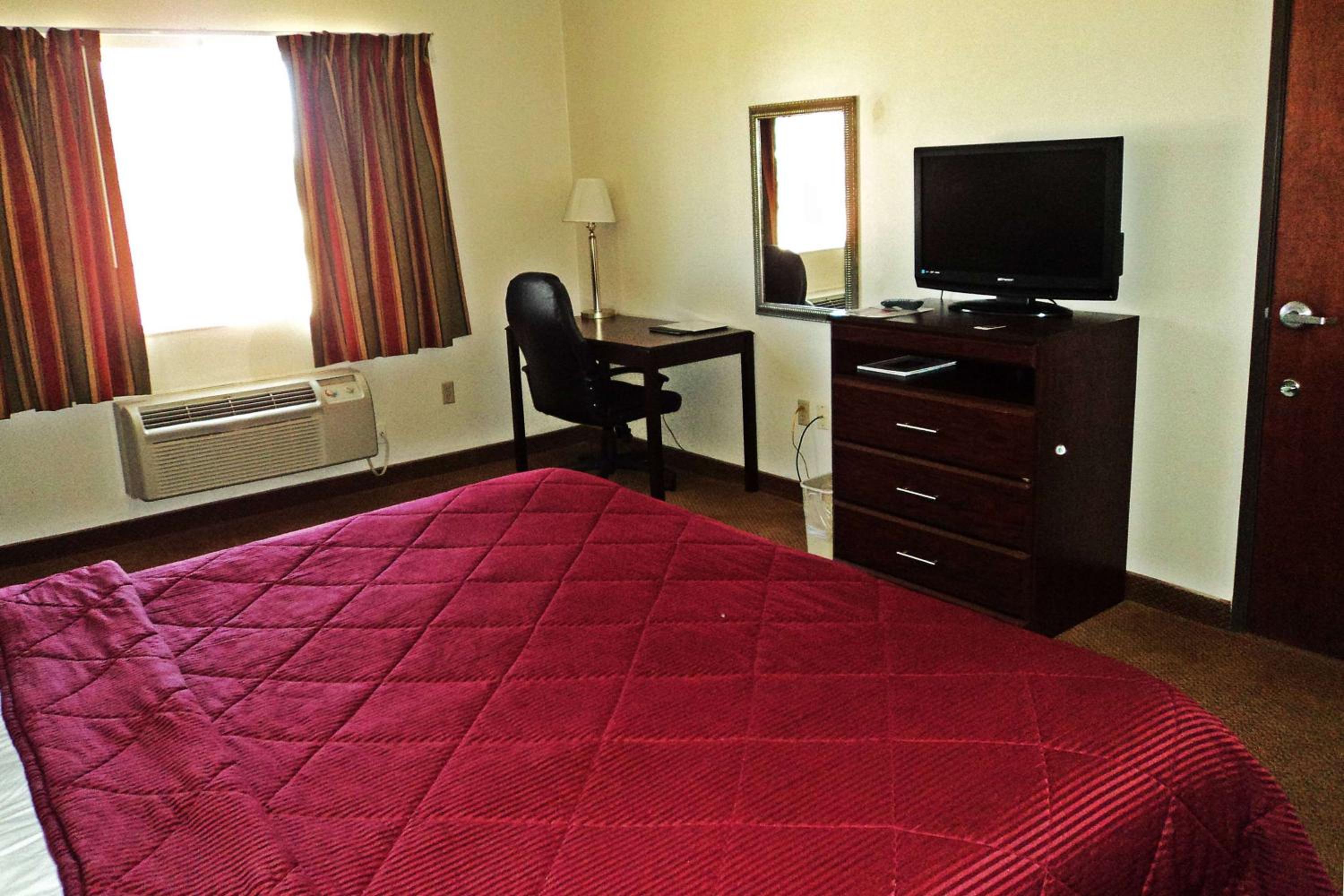 Carlsbad Vacations - Travelodge by Wyndham Carlsbad NM - Property Image 5