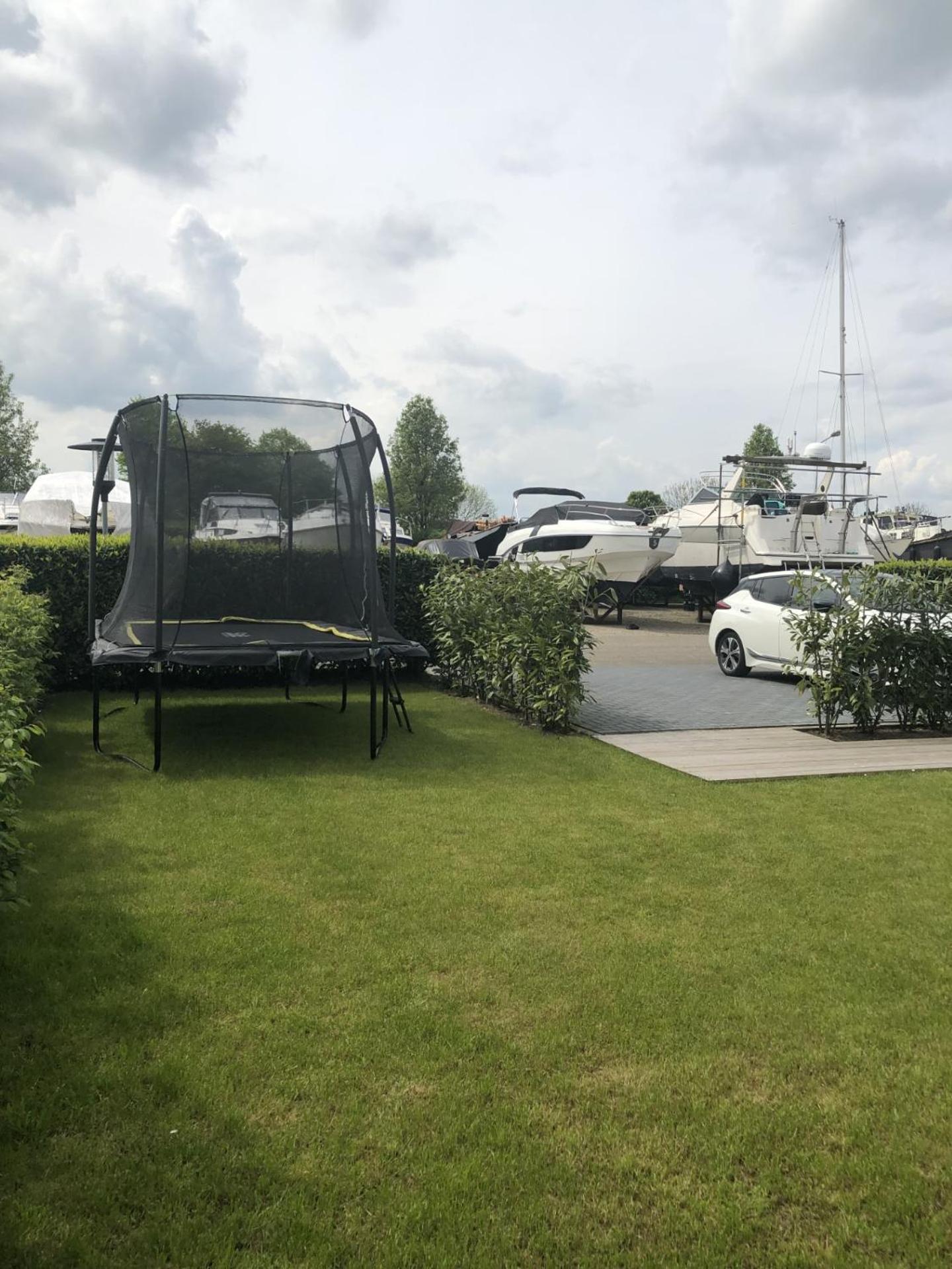 Luxe watervilla met eigen aanlegsteiger geschikt voor maximaal 6 personen in recreatiegebied de Gouden Ham in Maasbommel view 5