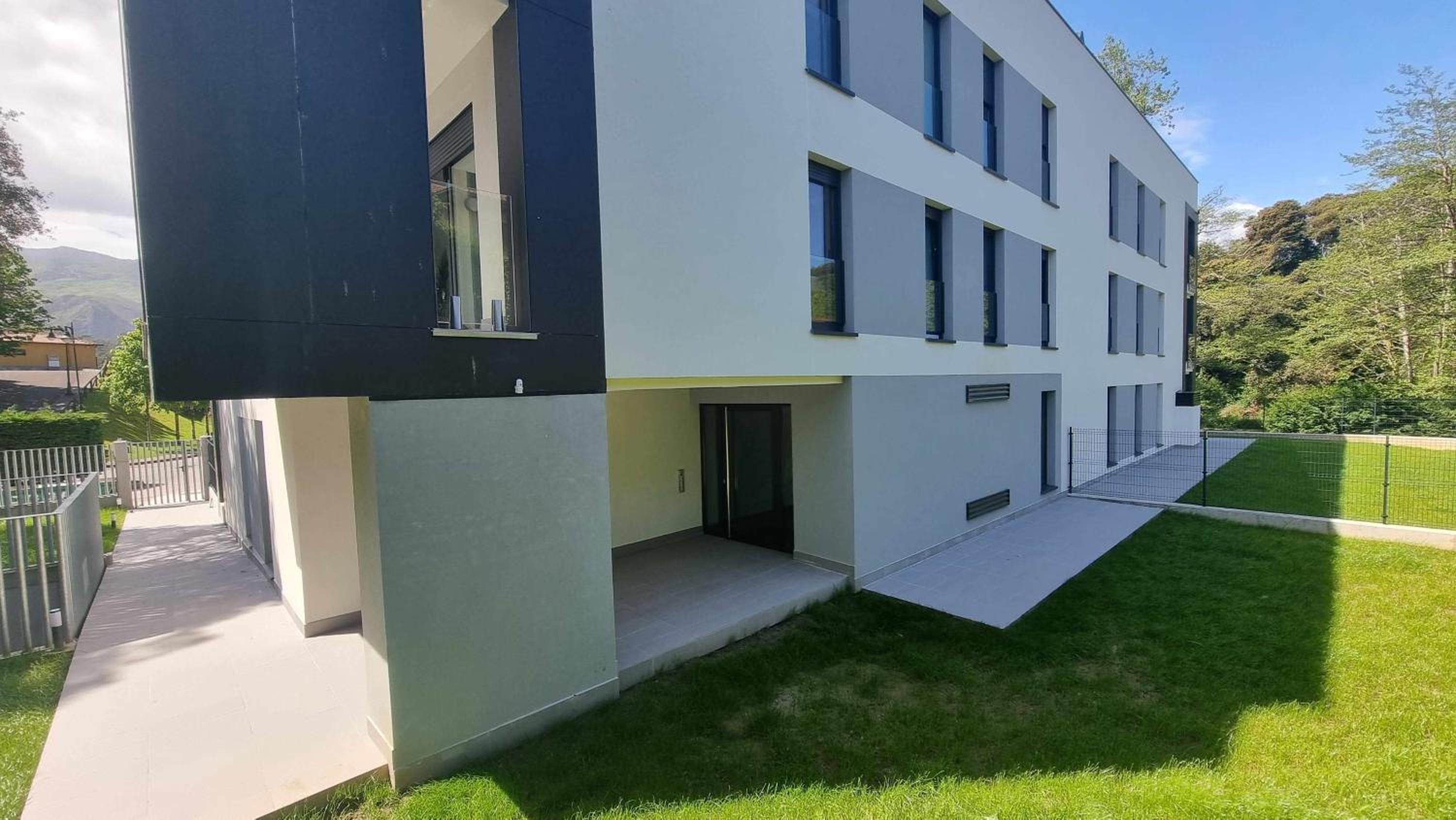 Aernus Marina - Piscina, parking y terraza