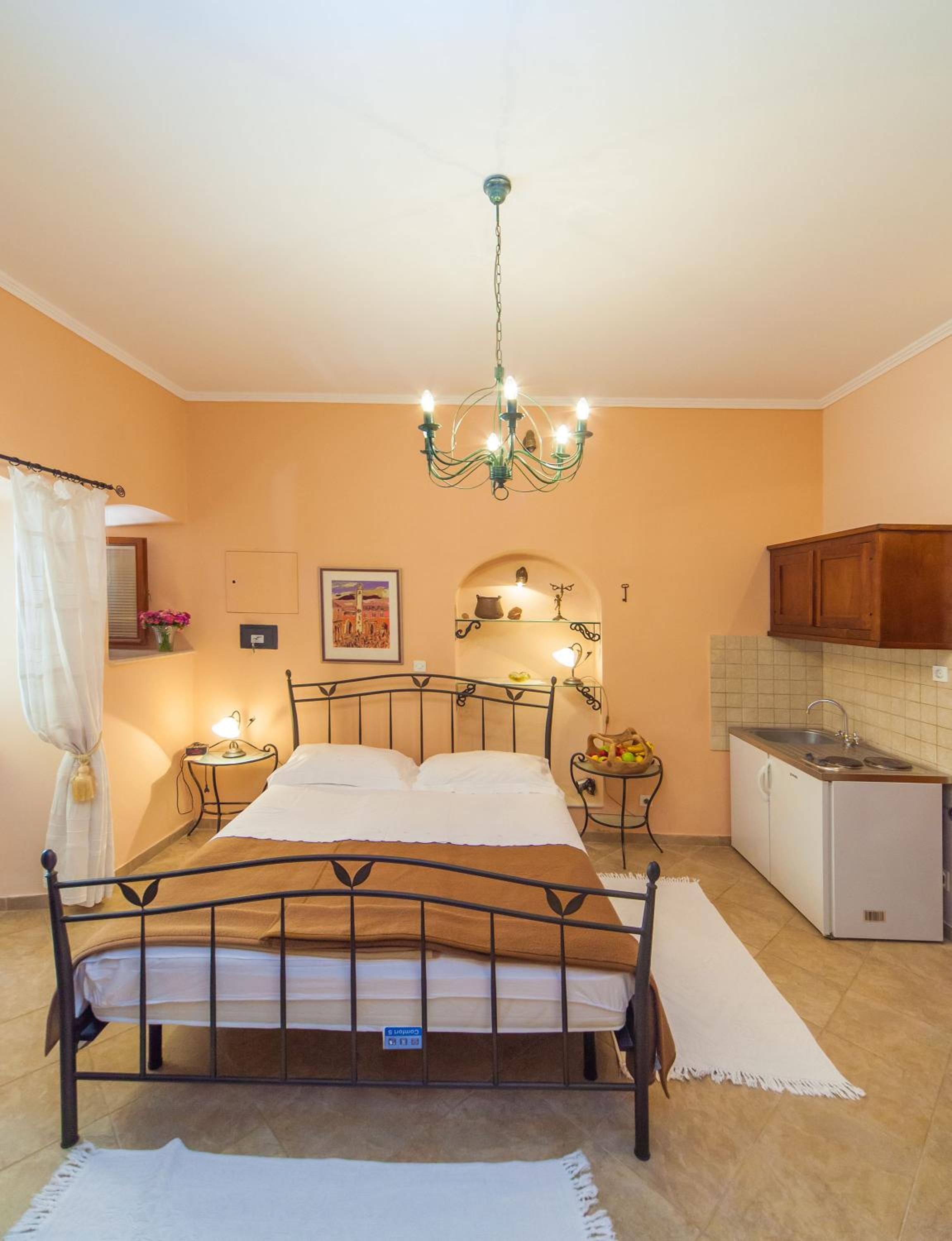 Amoret Apartments