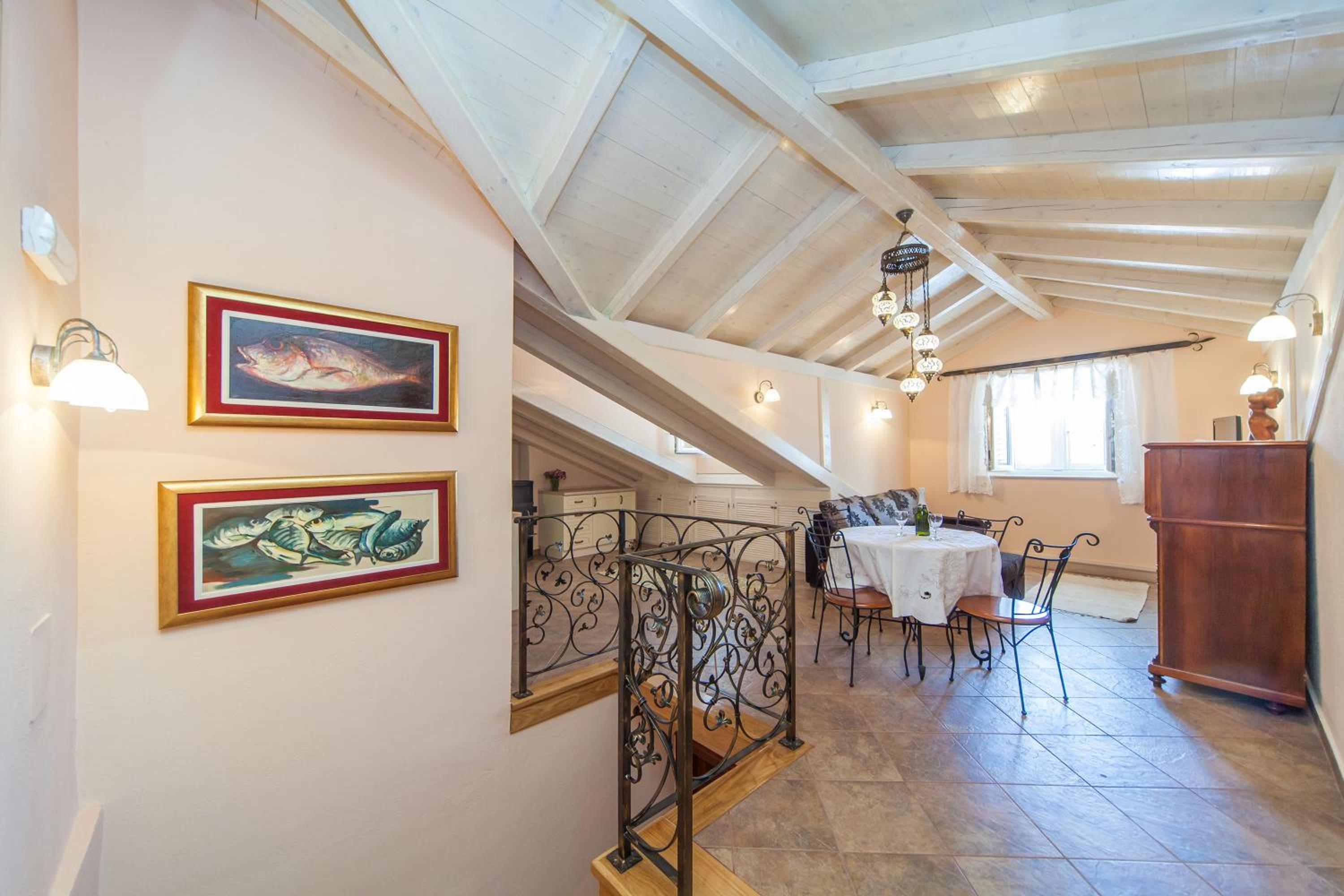 Amoret Apartments