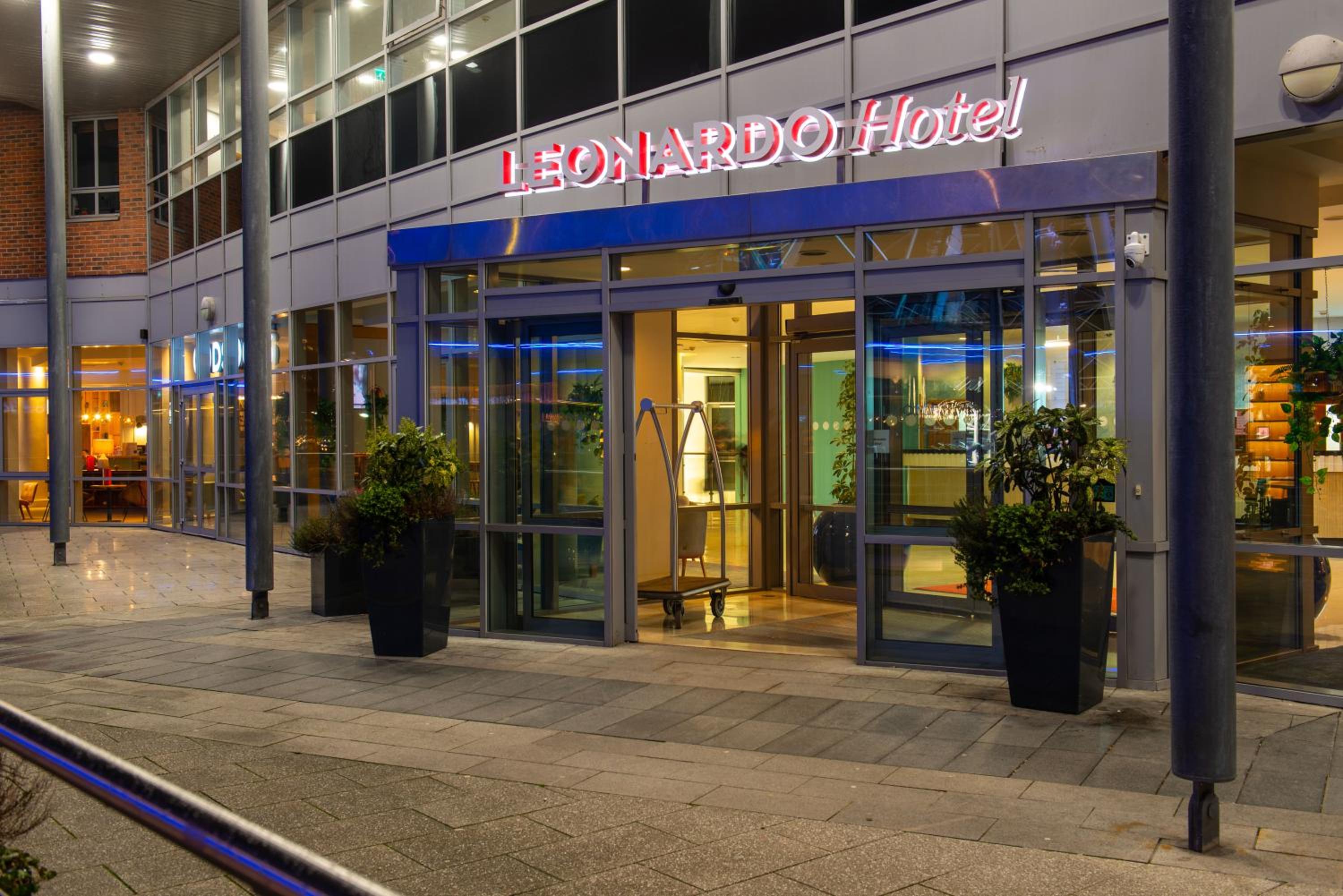 Hotel Leonardo Hotel Liverpool - Image 1