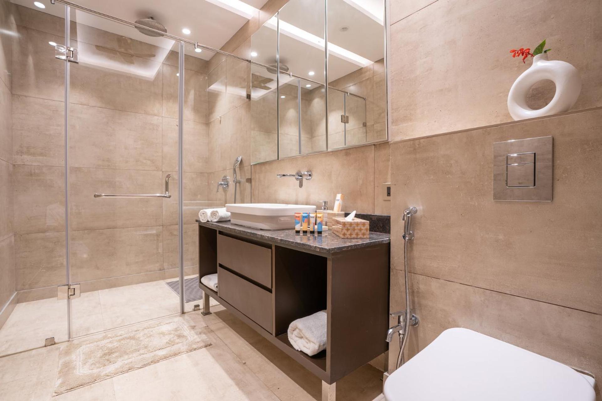 StayVista at Estate 10 by GTV Estate Luxury Private Pool Villa in Delhi view 4