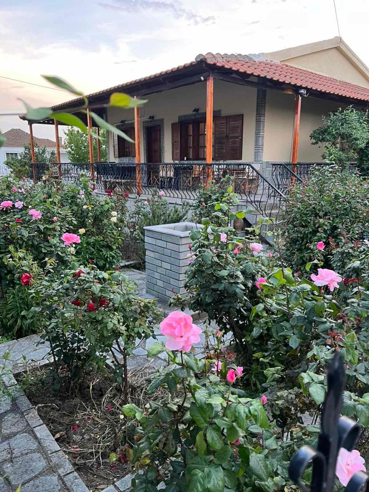 Valsamo Luxury Cottage view 3