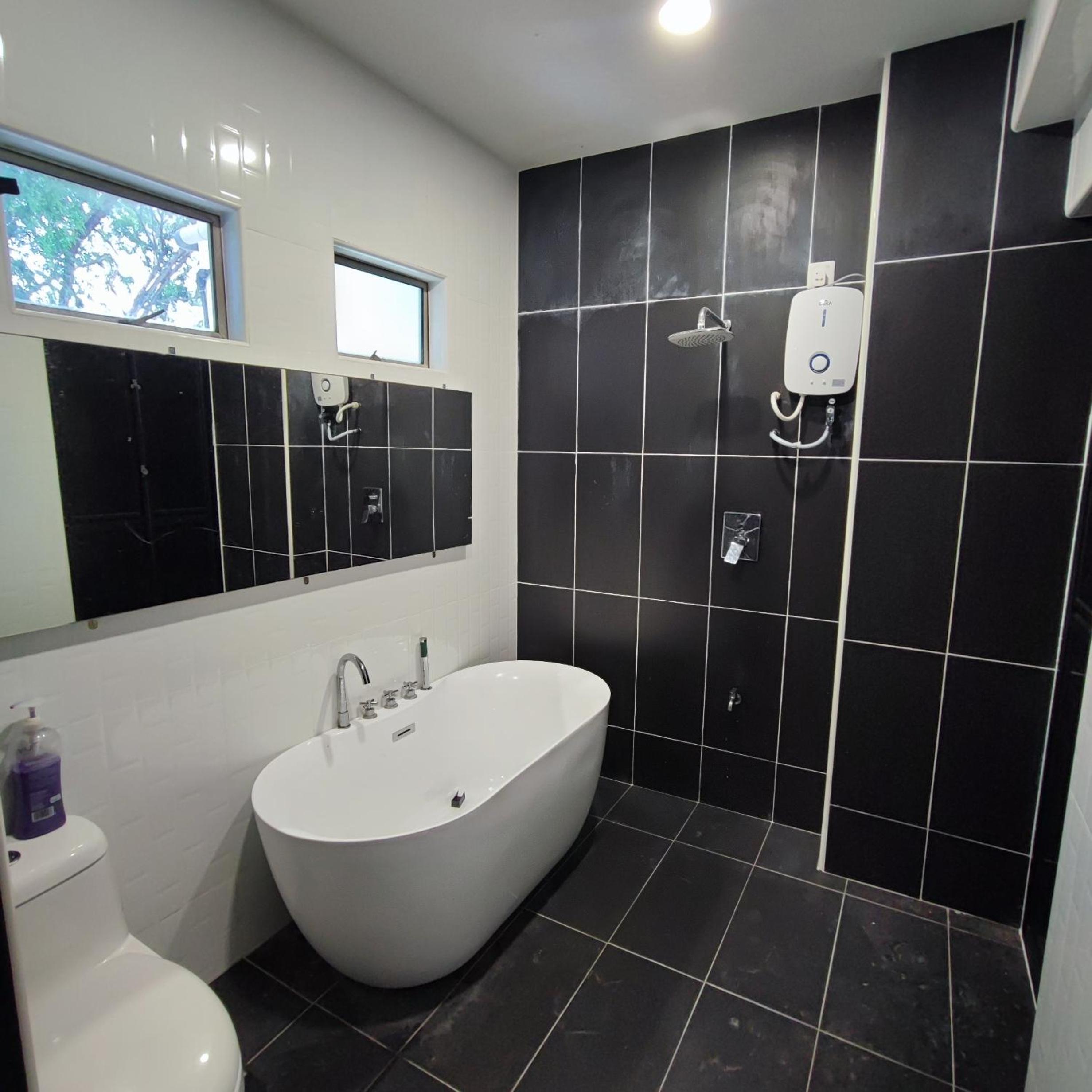 Homestay Wee Inn JB INDOOR POOL