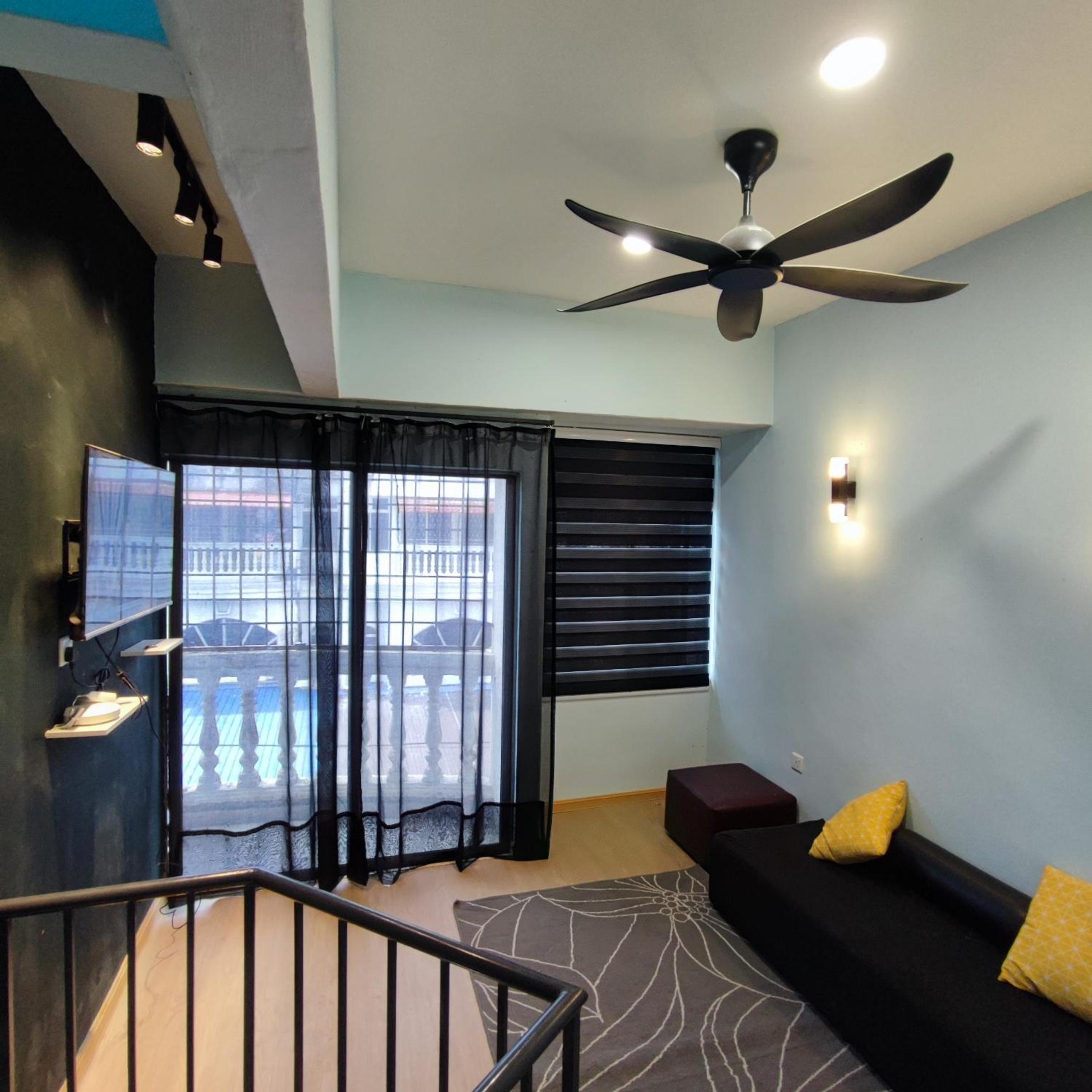 Homestay Wee Inn JB INDOOR POOL