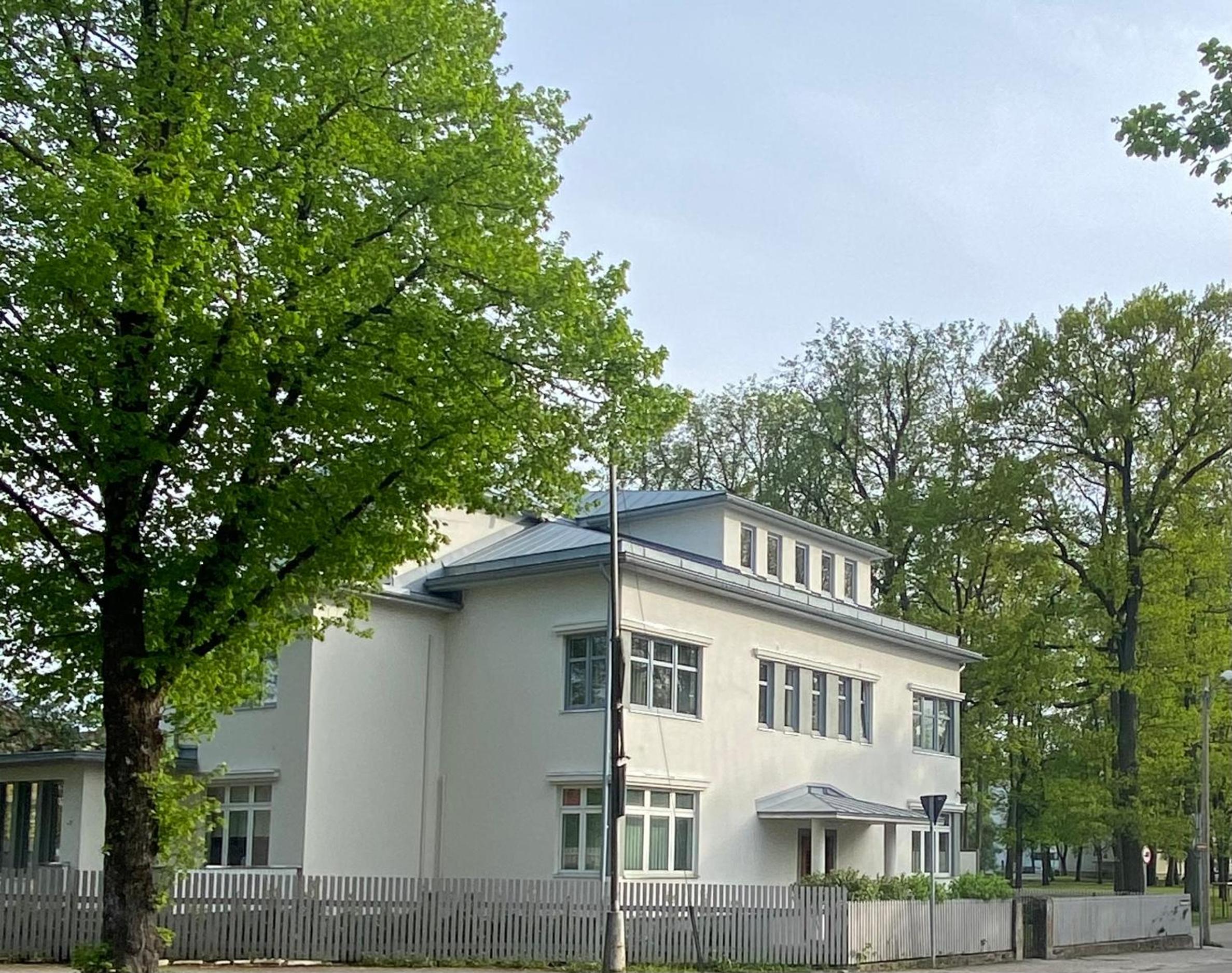 Vanapargi Residents Apartments in the city center