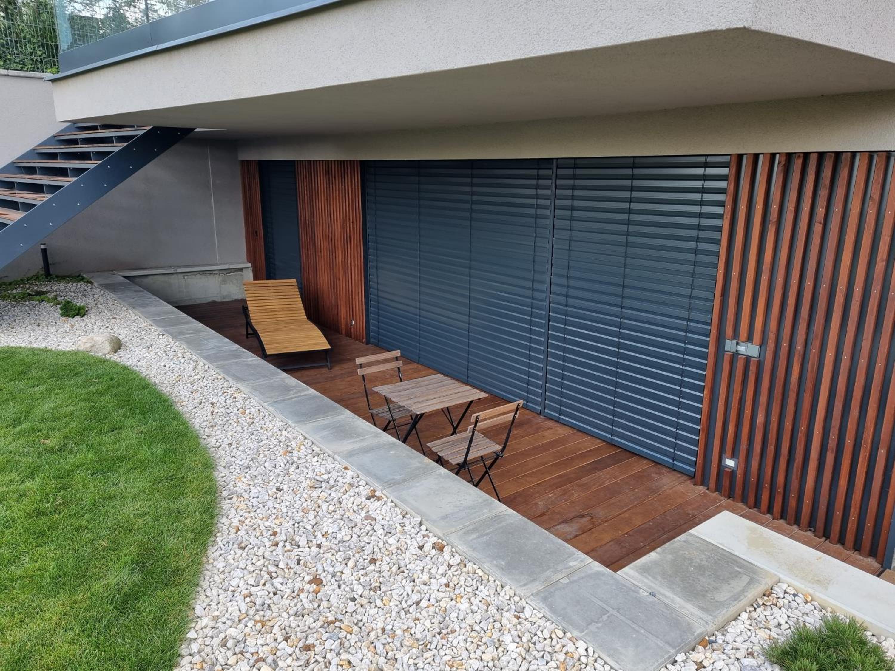 Quiet 1-bedroom in a basement of new villa
