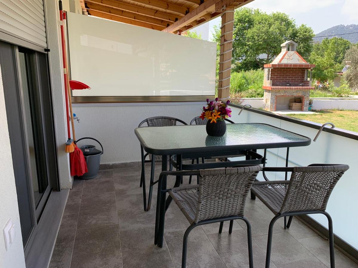 outdoor BBQ area