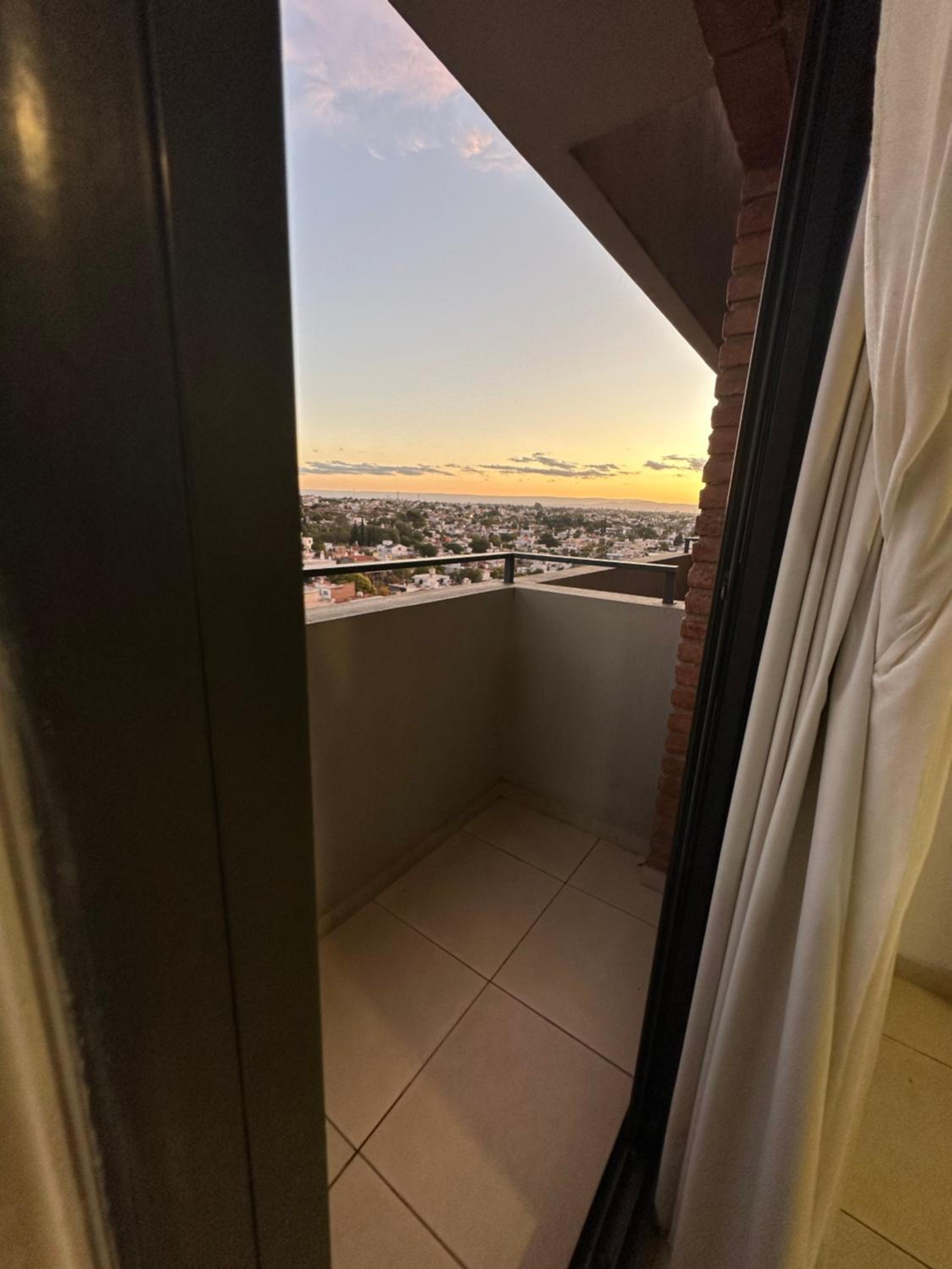 Departamento premium con hermosa vista a las montañas y un atardecer magnifico
