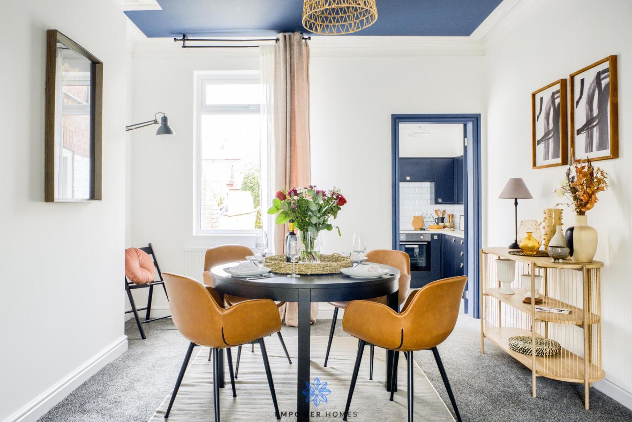 Doncaster Vacations - Doncaster Large Luxury 3 Bedroom House, Sleeps 8, City Centre, Racecourse, Free Parking, by EMPOWER HOMES - Property Image 5