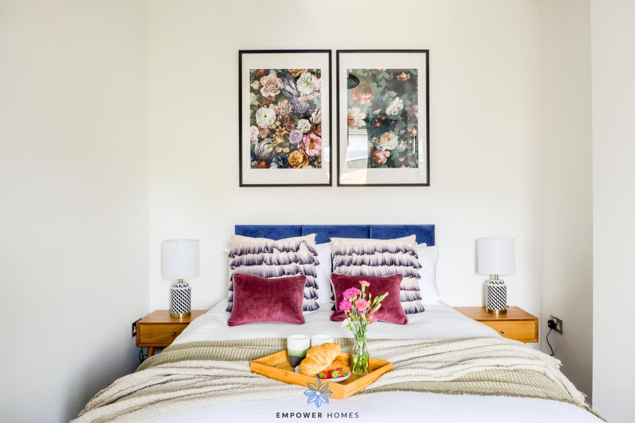 Doncaster Vacations - Doncaster Large Luxury 3 Bedroom House, Sleeps 8, City Centre, Racecourse, Free Parking, by EMPOWER HOMES - Property Image 4