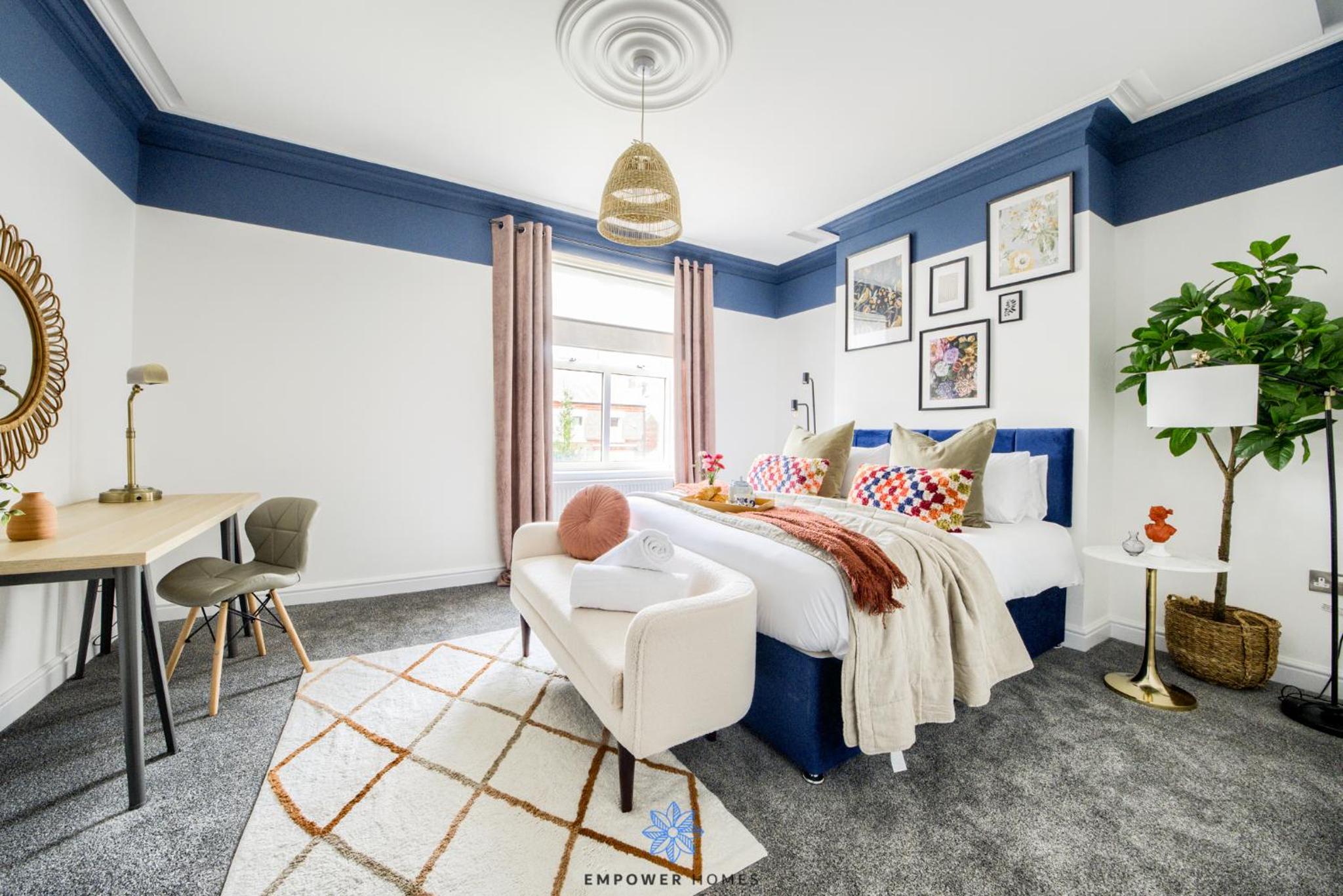 Doncaster Vacations - Doncaster Large Luxury 3 Bedroom House, Sleeps 8, City Centre, Racecourse, Free Parking, by EMPOWER HOMES - Property Image 2