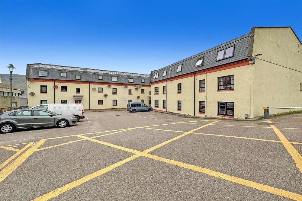 Waverley Court