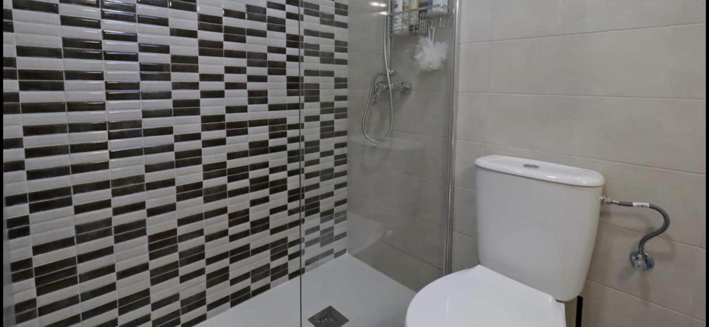 Stunning Refurbished 1 bedroom apartment