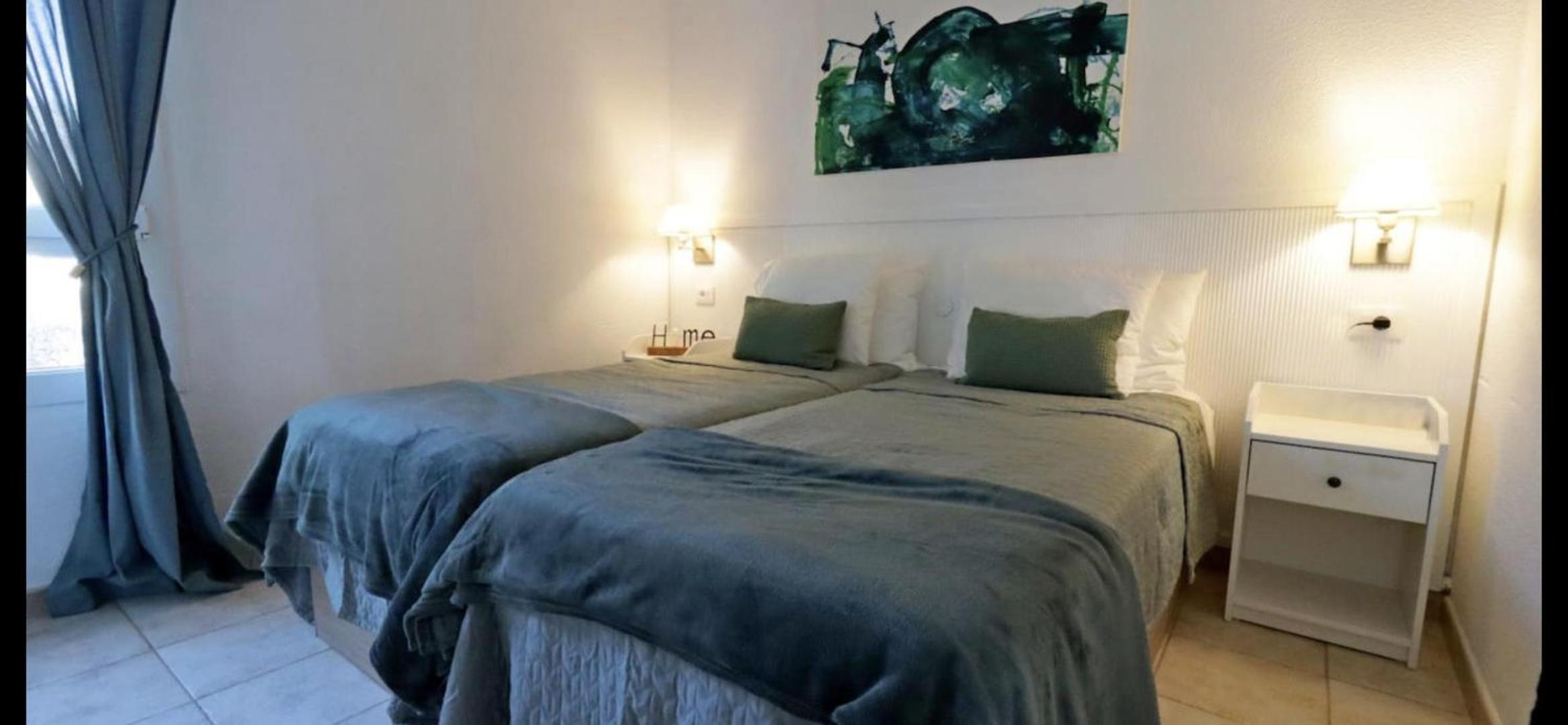 Stunning Refurbished 1 bedroom apartment