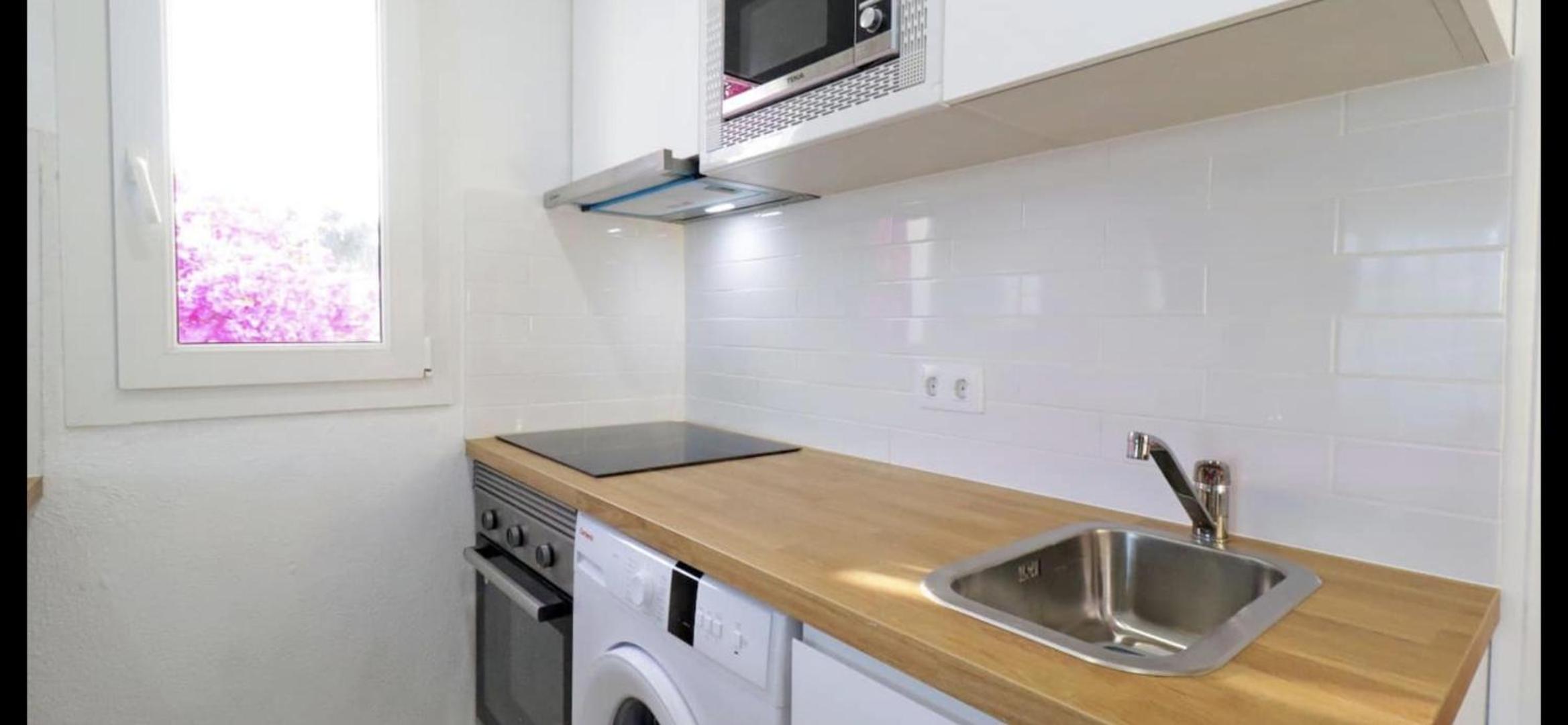 Stunning Refurbished 1 bedroom apartment