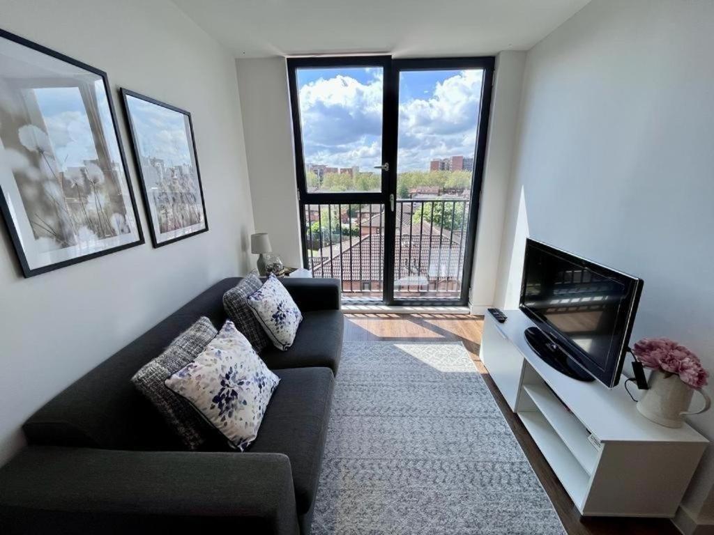 BOLD Apartments - Lydia Ann Street view 3