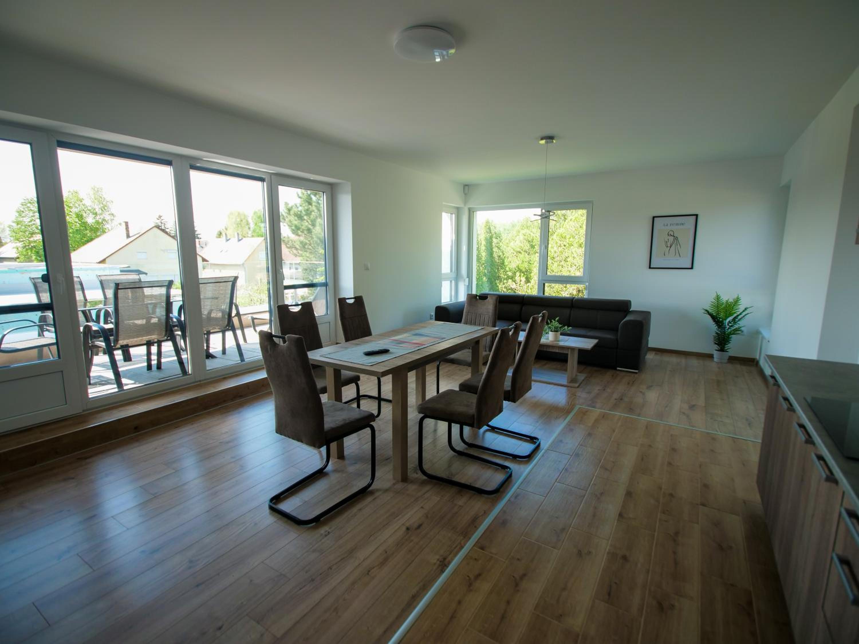 Zea Apartmanház