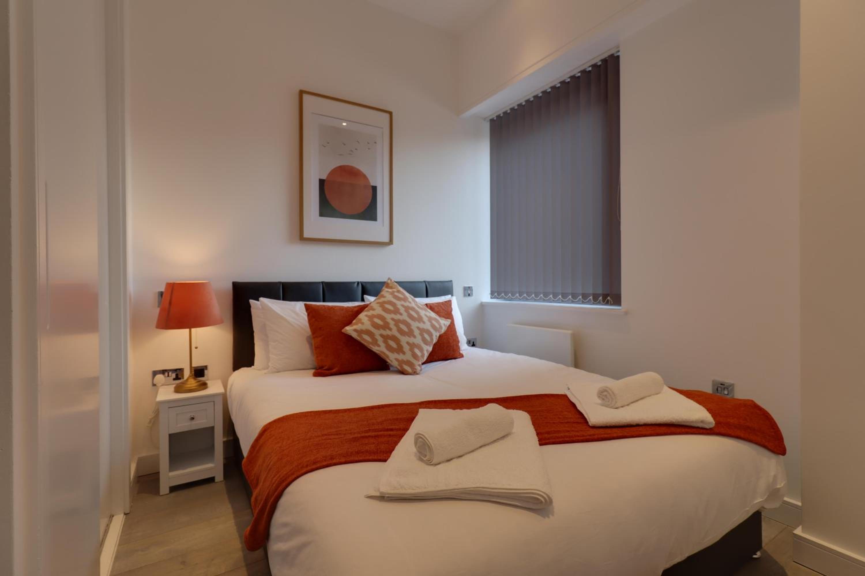 La Casa Suites Slough view 2