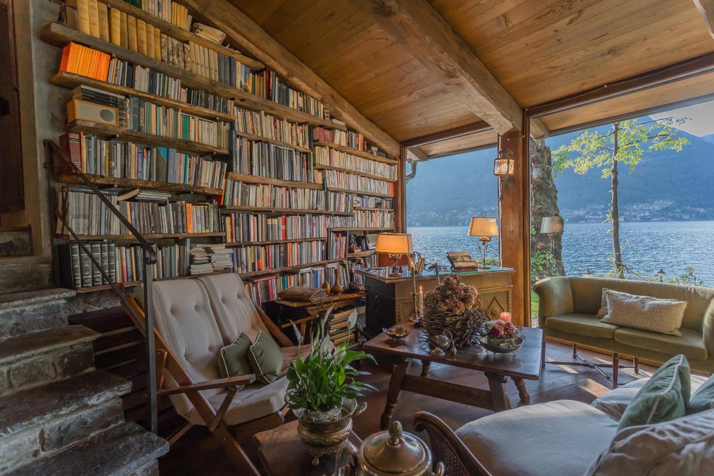 The Writer's Nest Waterfront Villa by Rent All Como photo 3