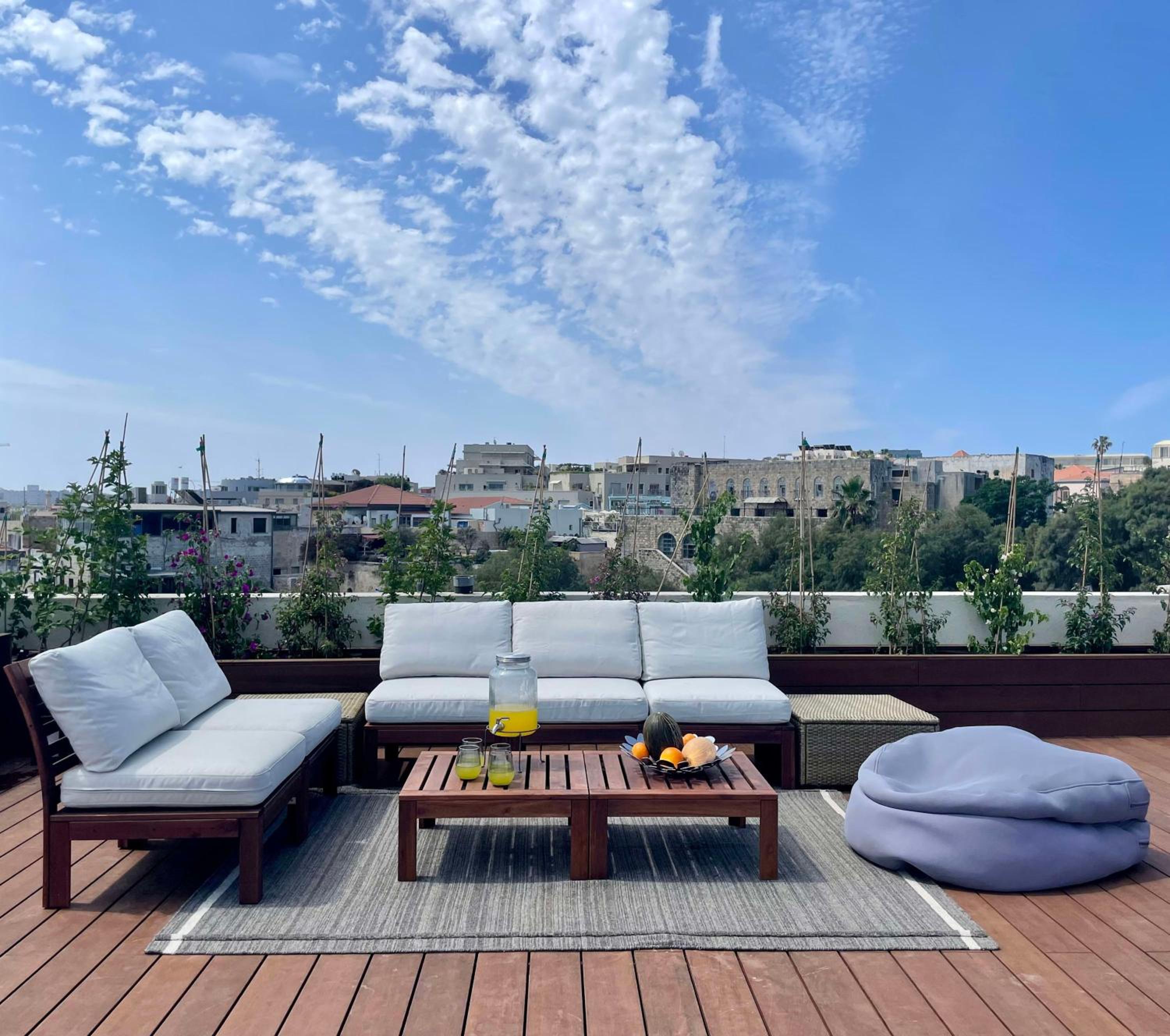 Jaffa- Seafront penthouse with terrace & elevator view 5