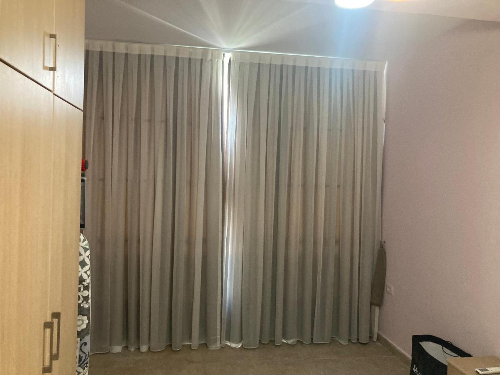 Arbi's Pool View Apartment