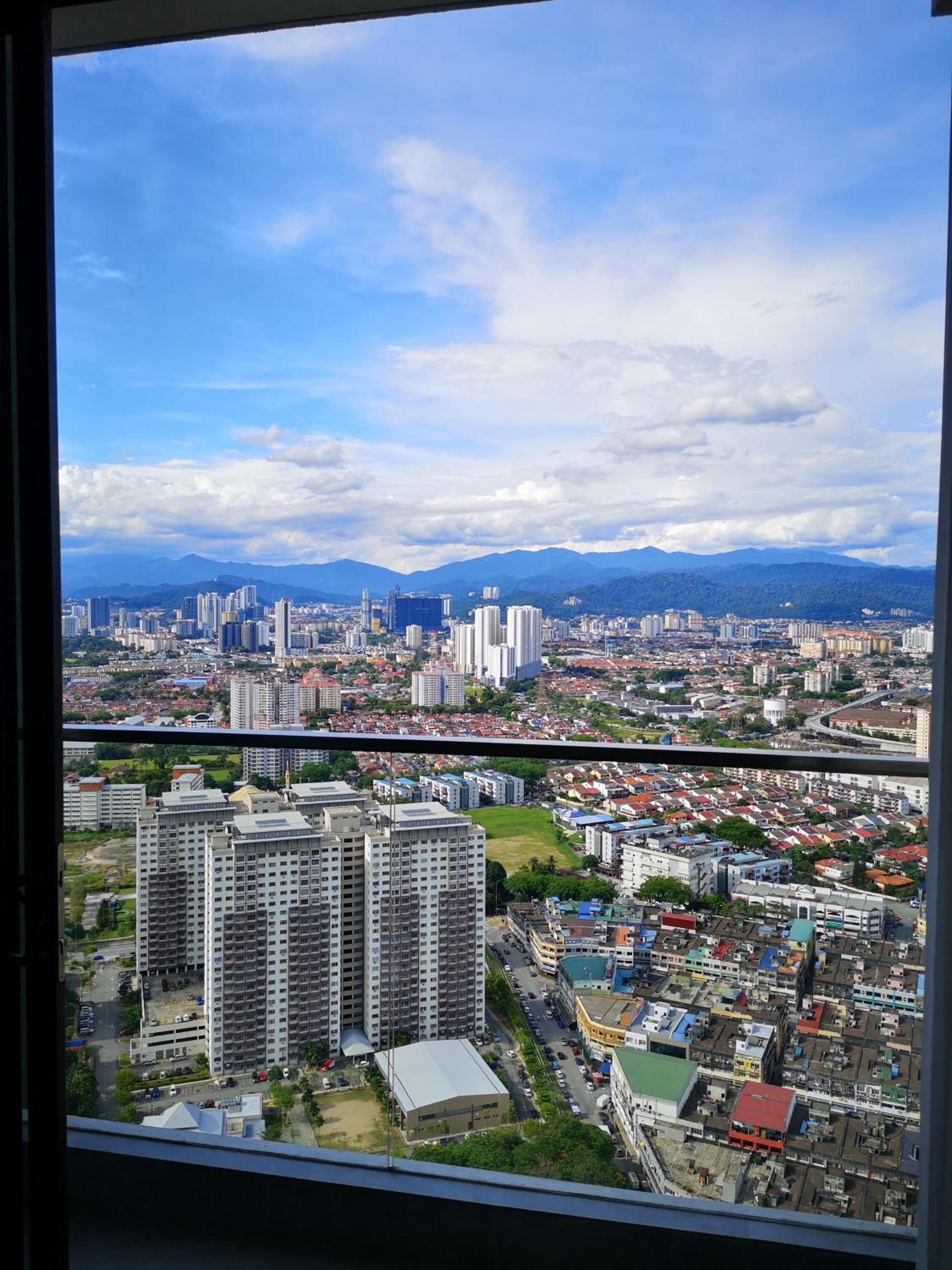 Pool Heaven 1 beside Velocity Mall & MRT station