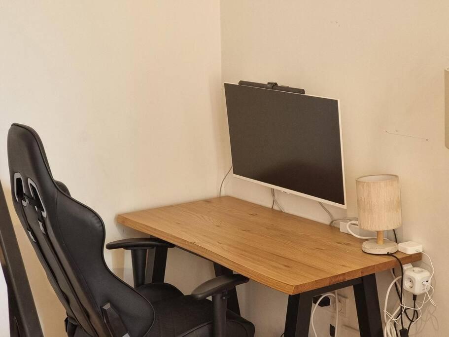 Cute Modern 2 Bedroom Apartment For Digital Nomads view 3