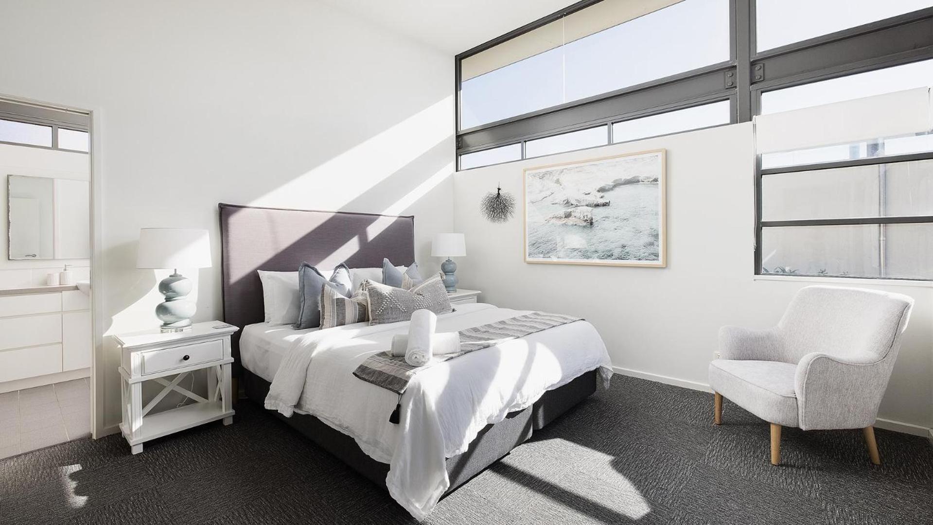 Sails on the Beachfront - Exclusive Seaside Home