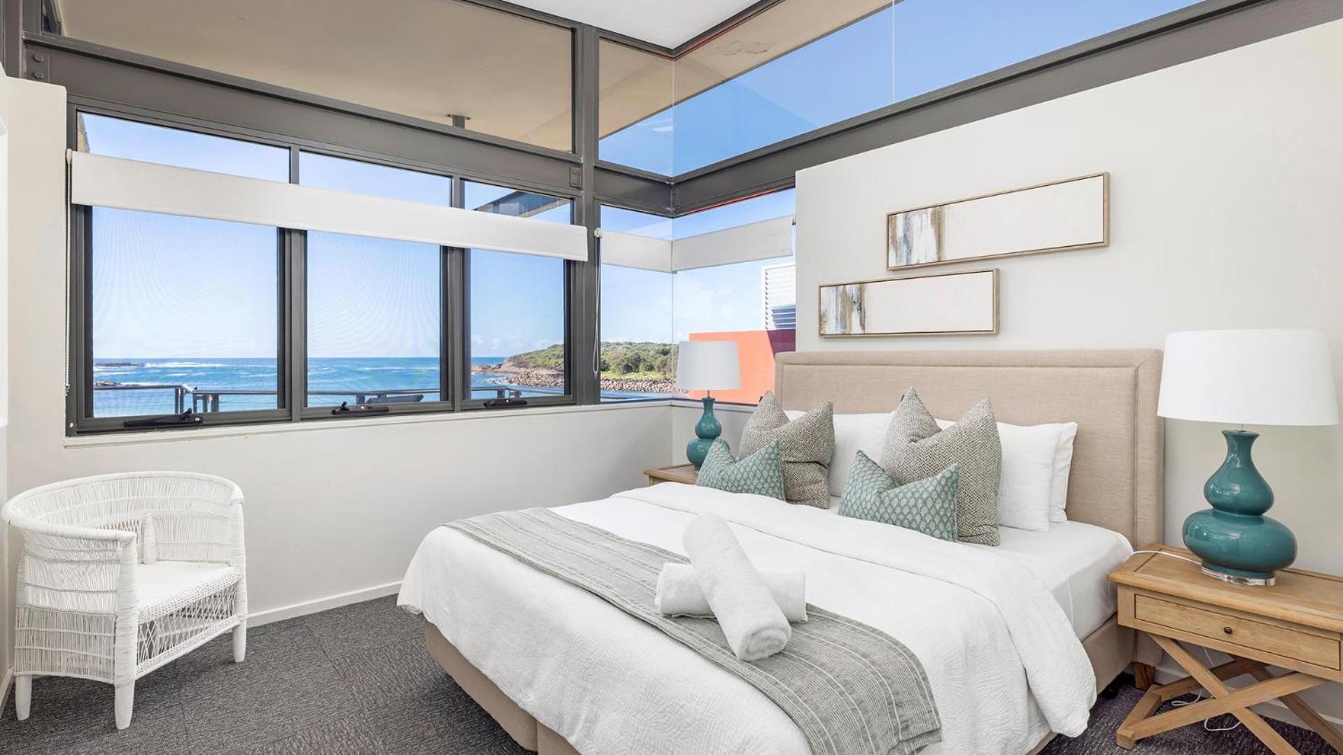 Sails on the Beachfront - Exclusive Seaside Home