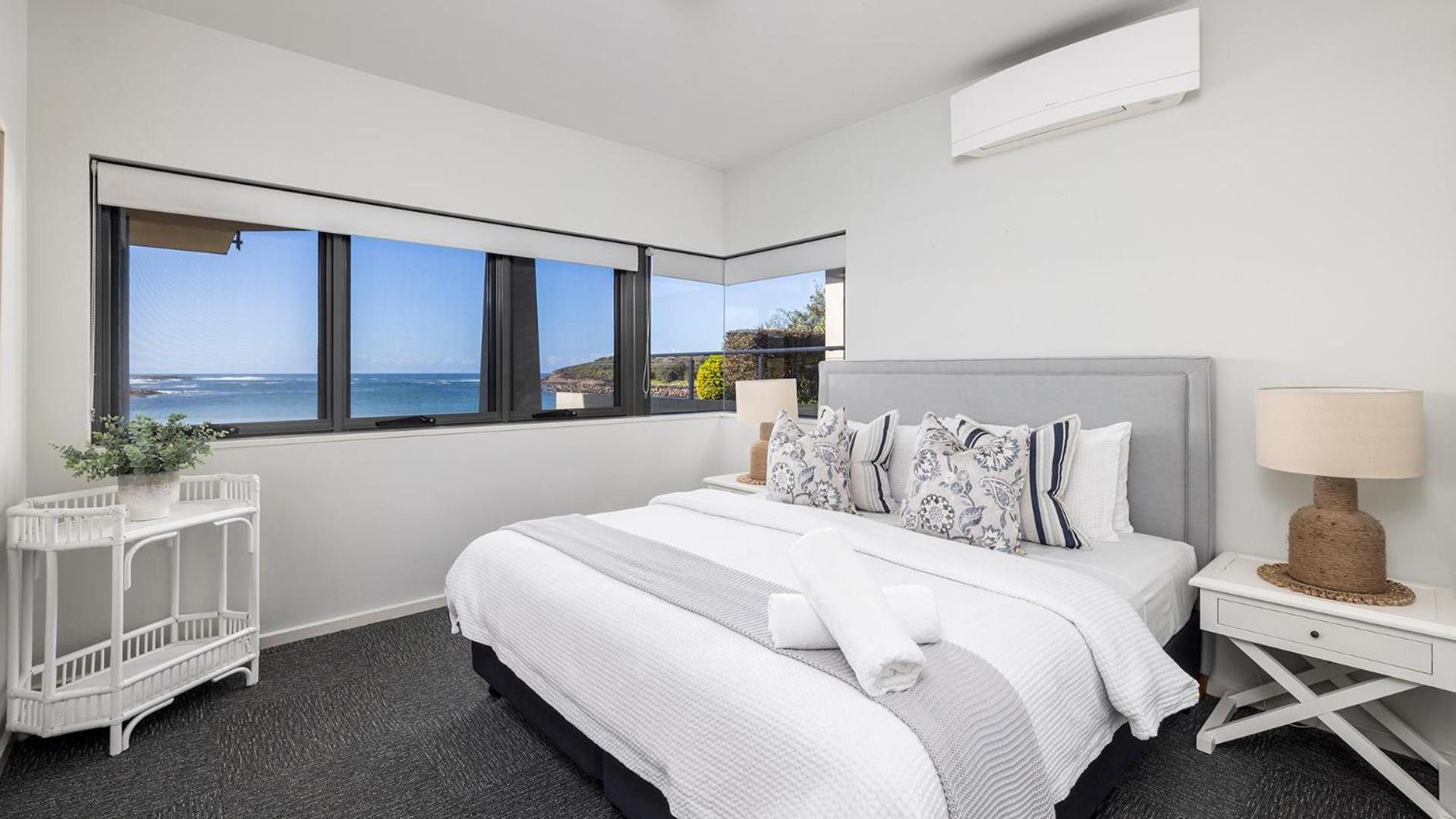 Sails on the Beachfront - Exclusive Seaside Home
