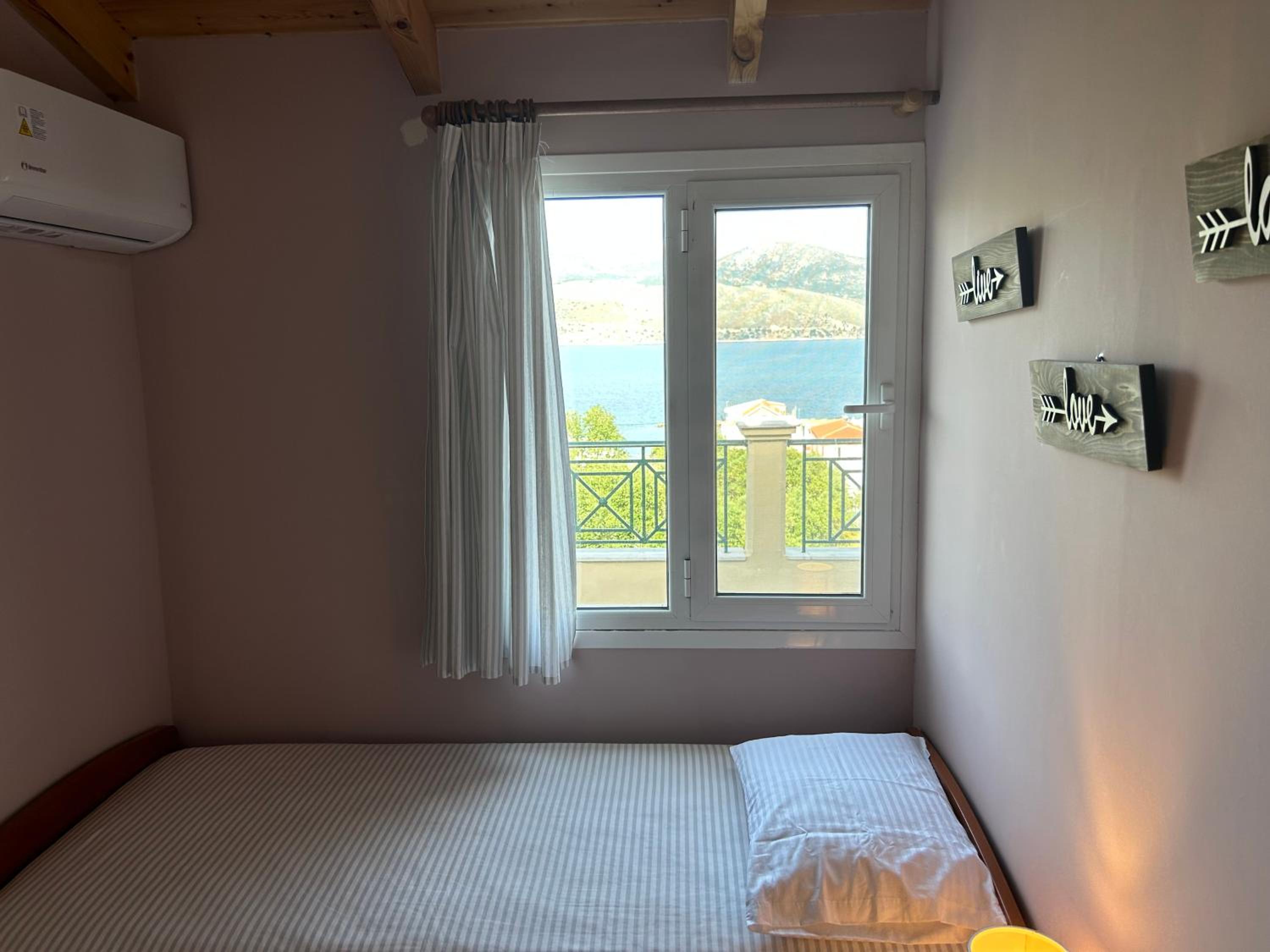 Emelia Apartment photo 2