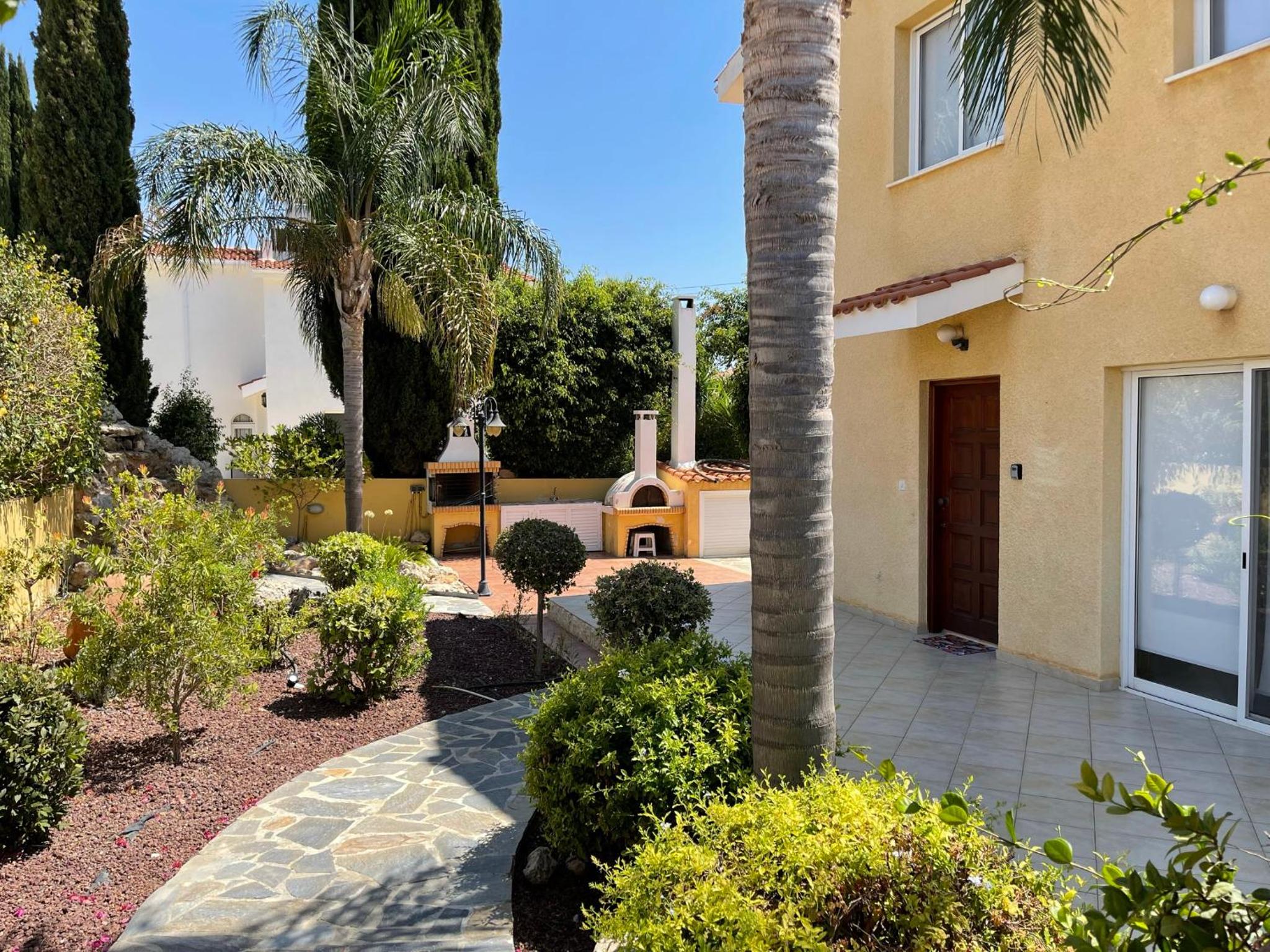 Coral Bay new furnished private villa with pool