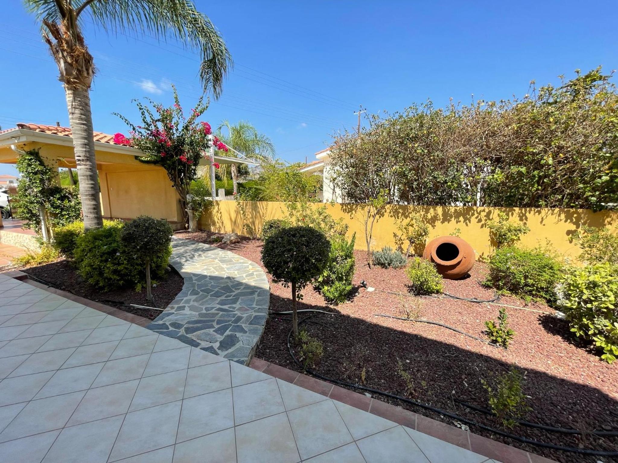 Coral Bay new furnished private villa with pool