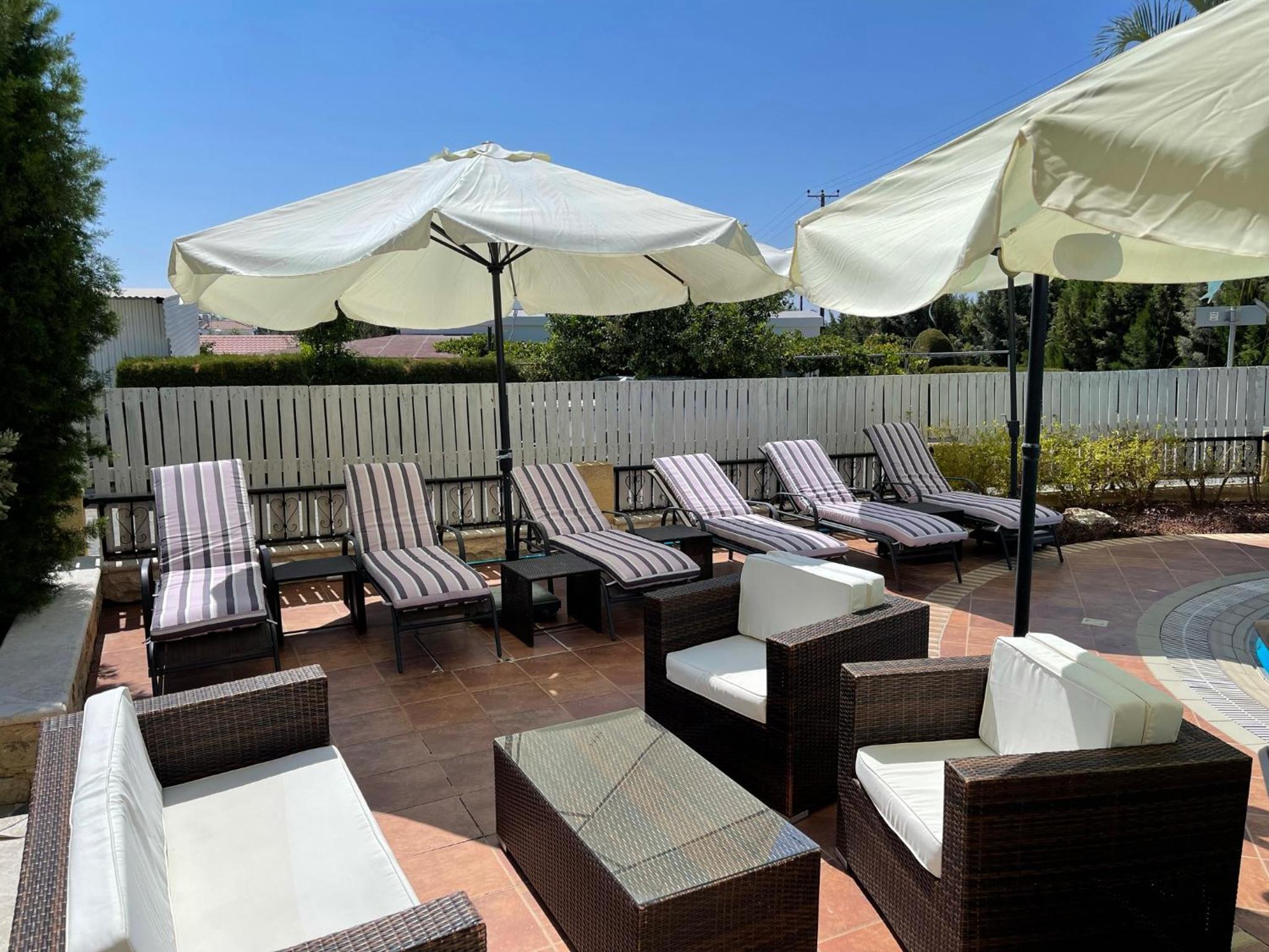 Coral Bay new furnished private villa with pool