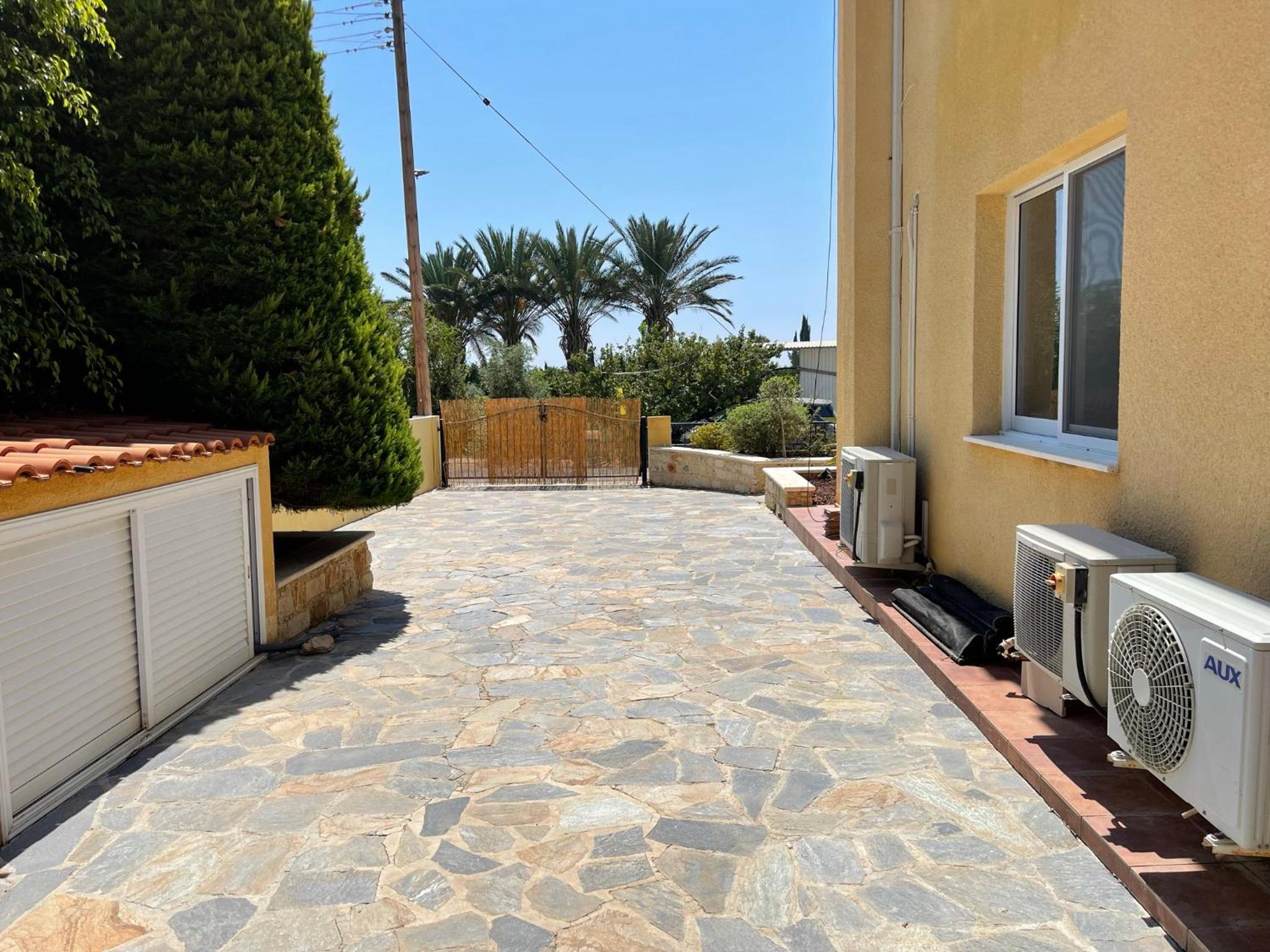 Coral Bay new furnished private villa with pool