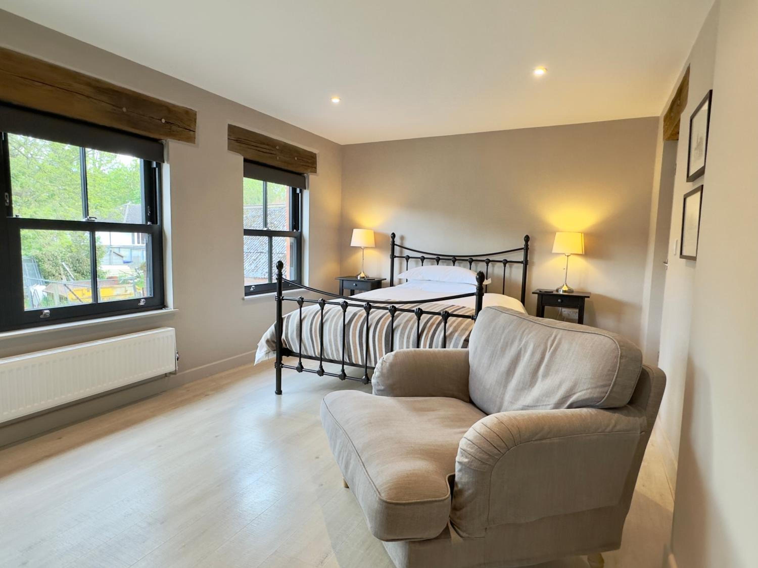 Salisbury Apartments - 2 bedrooms, 2 bathrooms view 3