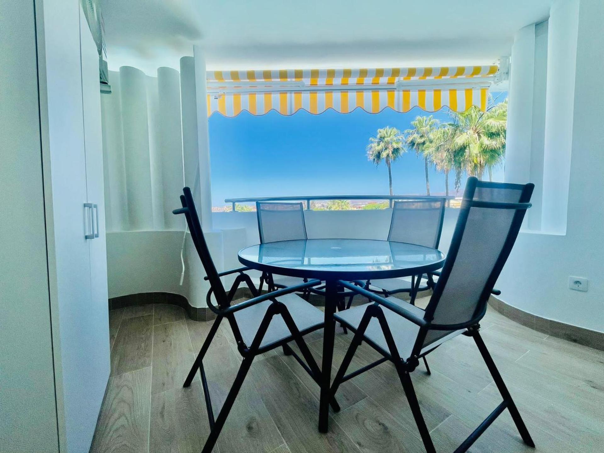 Apartment - Sleeps 2 - Terrace - Pool