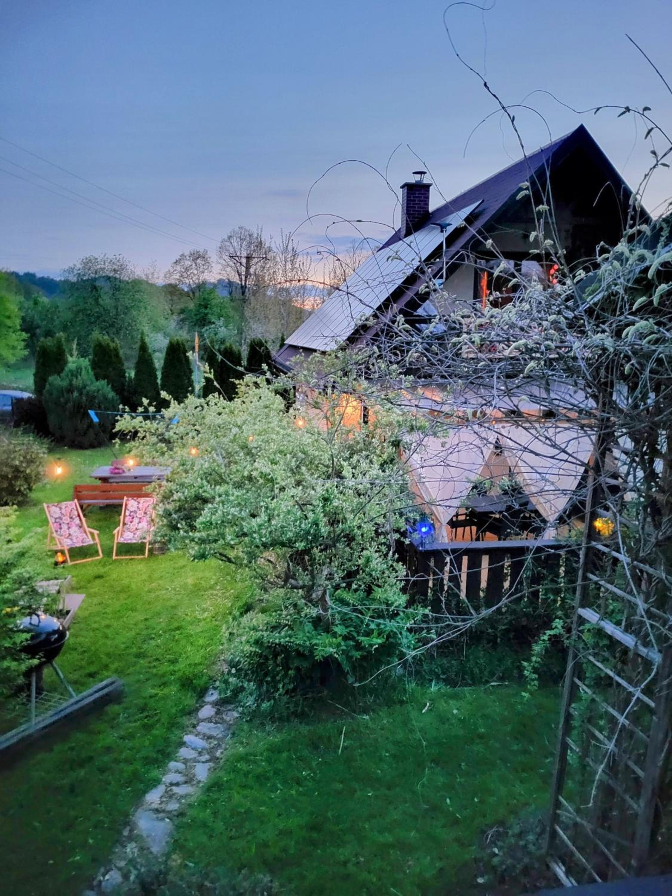 Smyrkowy Dom z kominkiem z gorącą balią koło Karpacza view 2