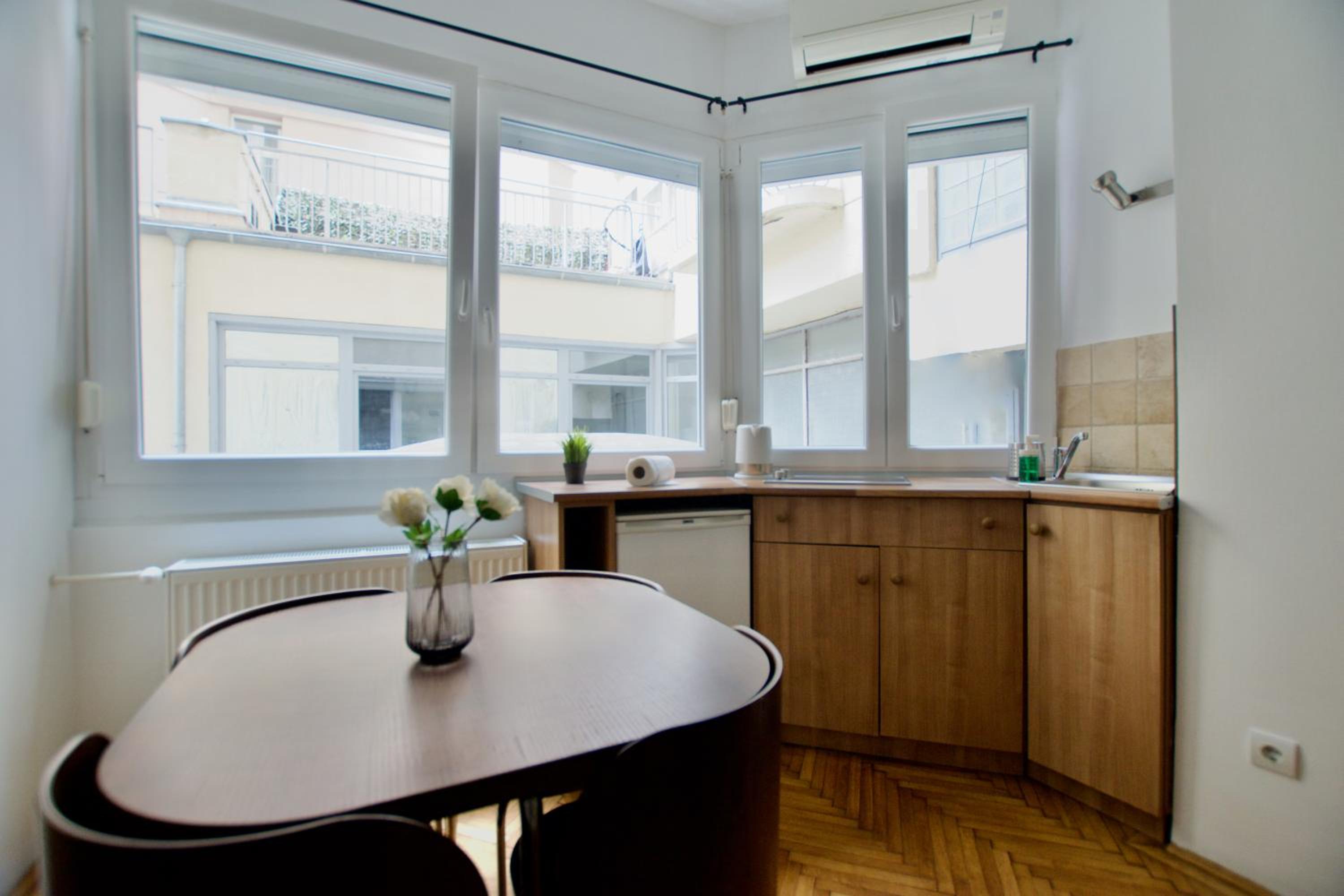 Standard Apartment by Hi5 - Petőfi 12 view 4