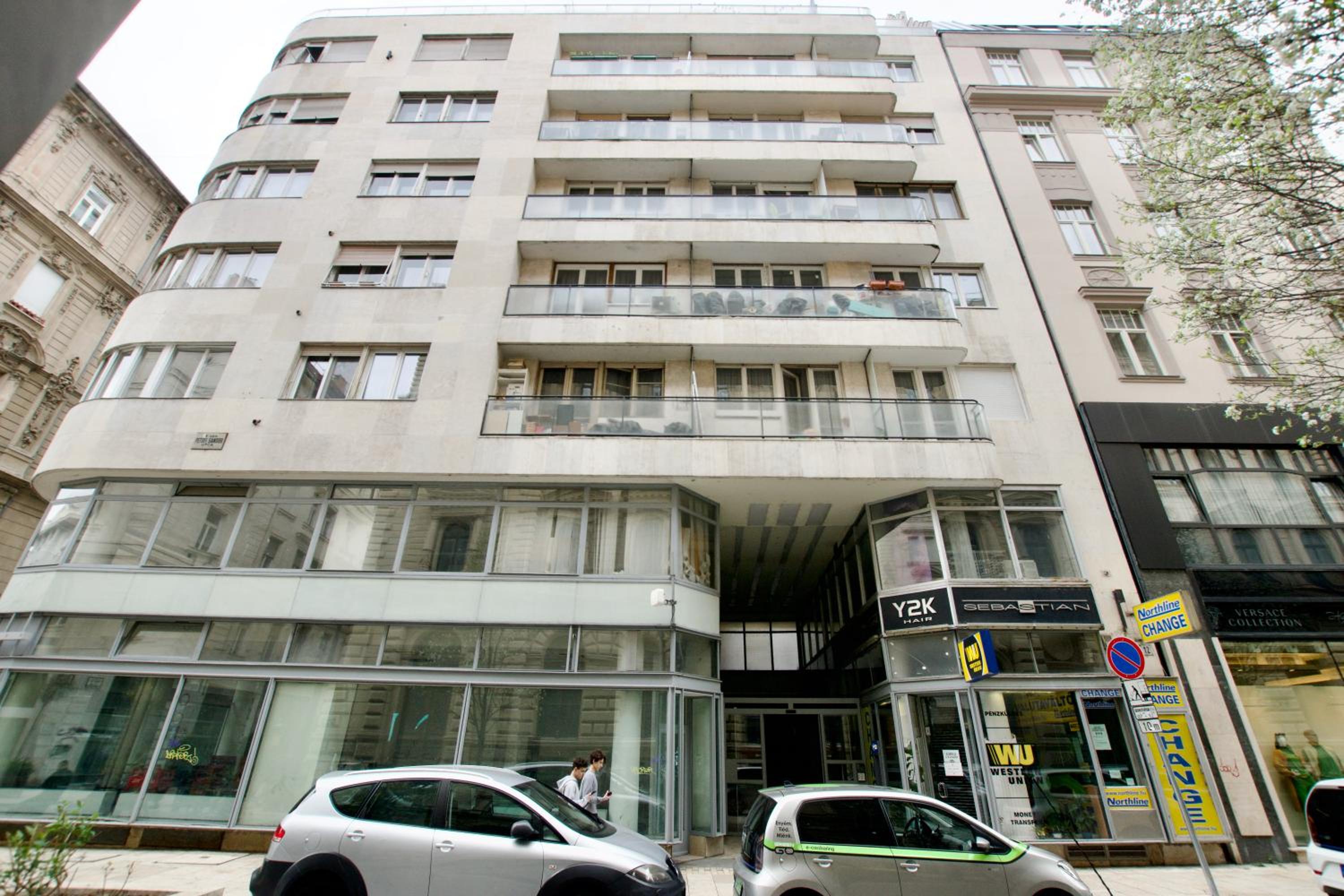 Standard Apartment by Hi5 - Petőfi 12 view 5