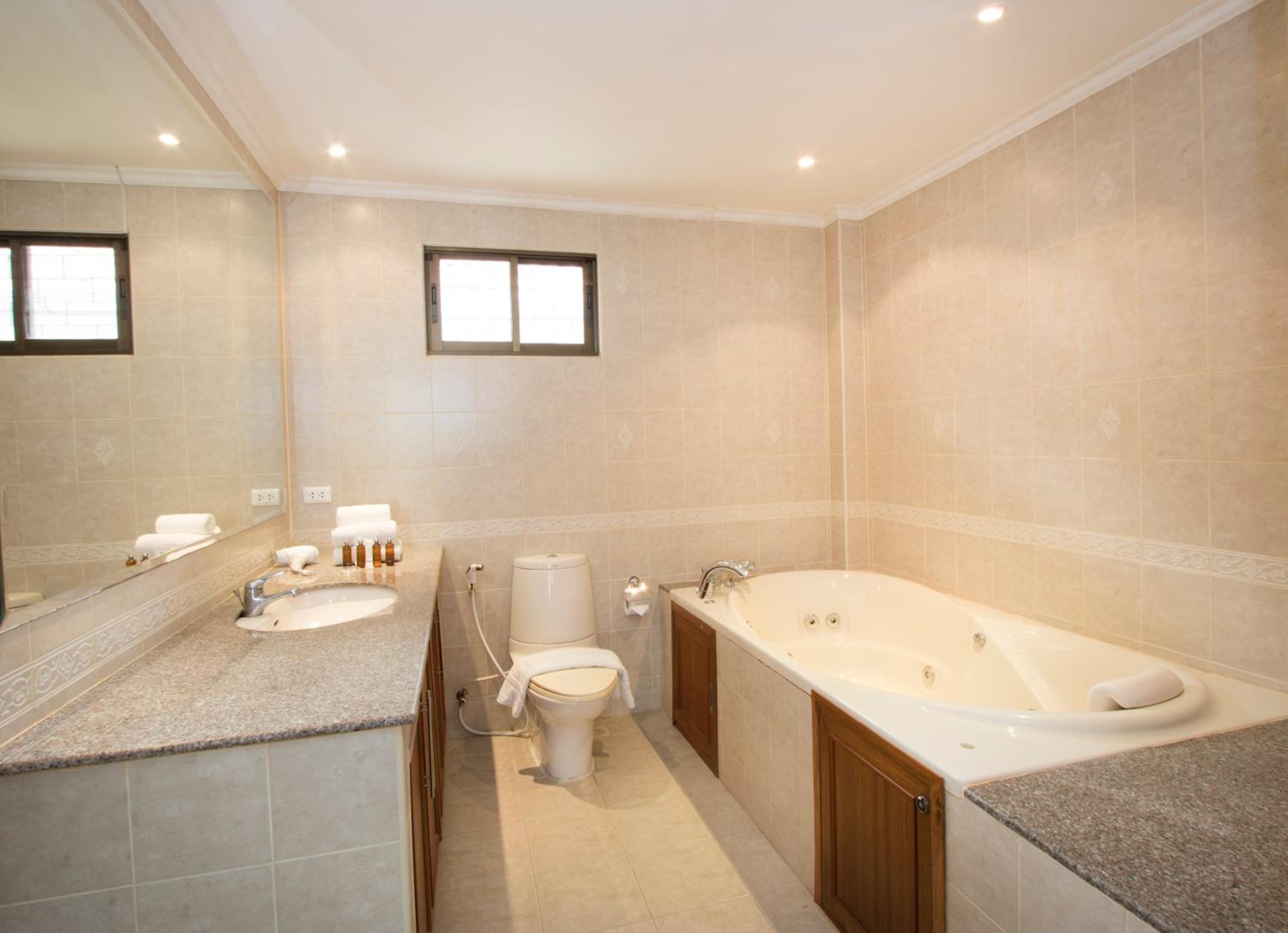 Avoca Pool Villas