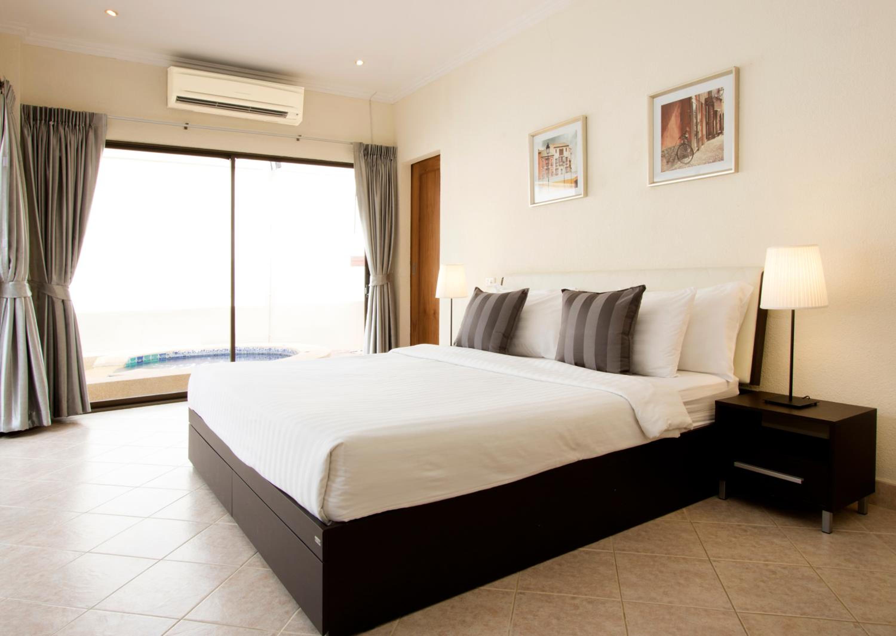 Avoca Pool Villas