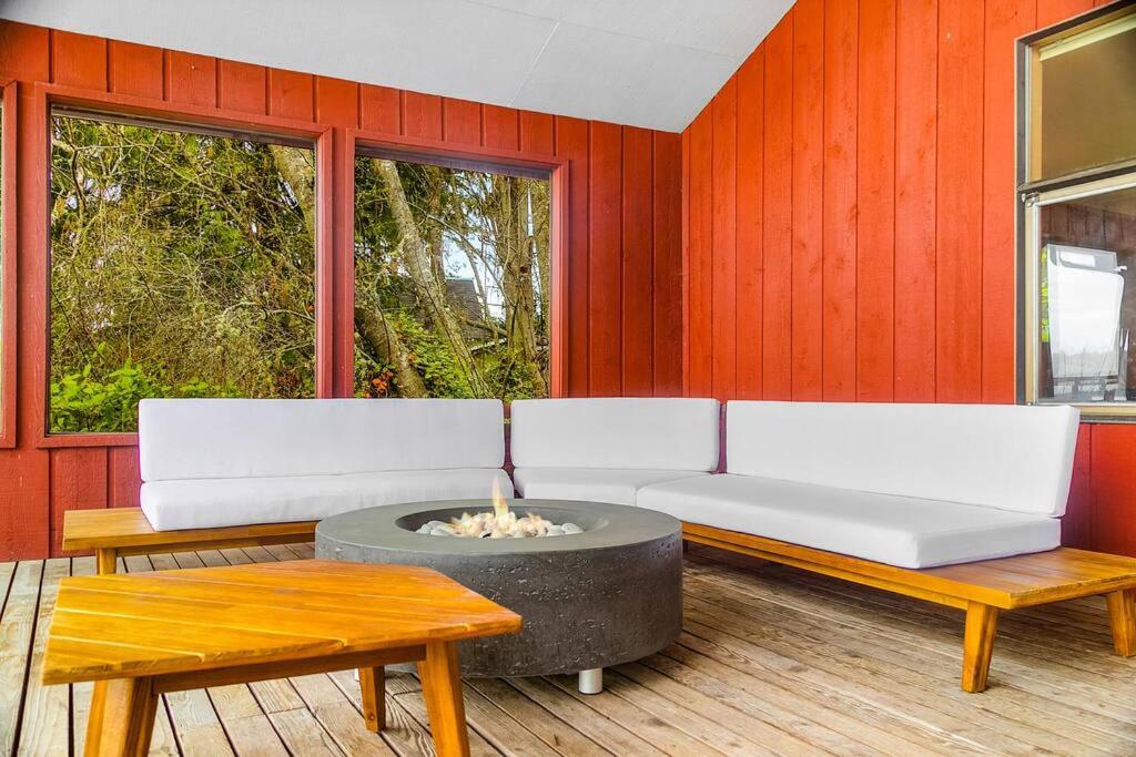 Quiet, private & peaceful beach house view 4