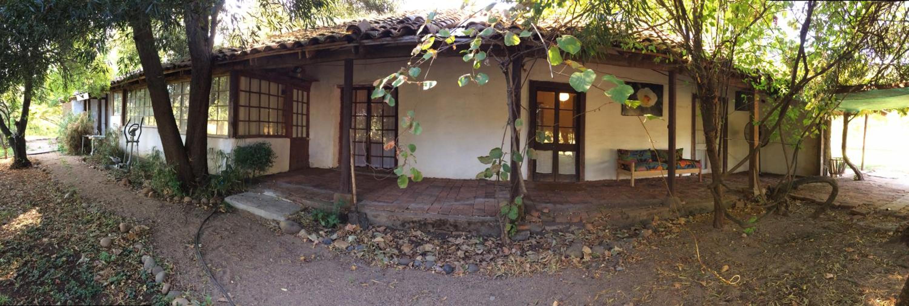 La Casa de Adobe Natural y Más